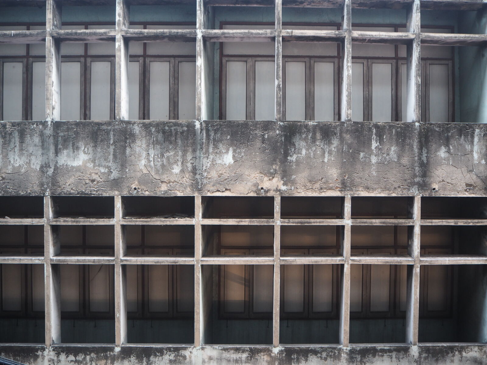 Olympus OM-D E-M10 sample photo. Building, old photography