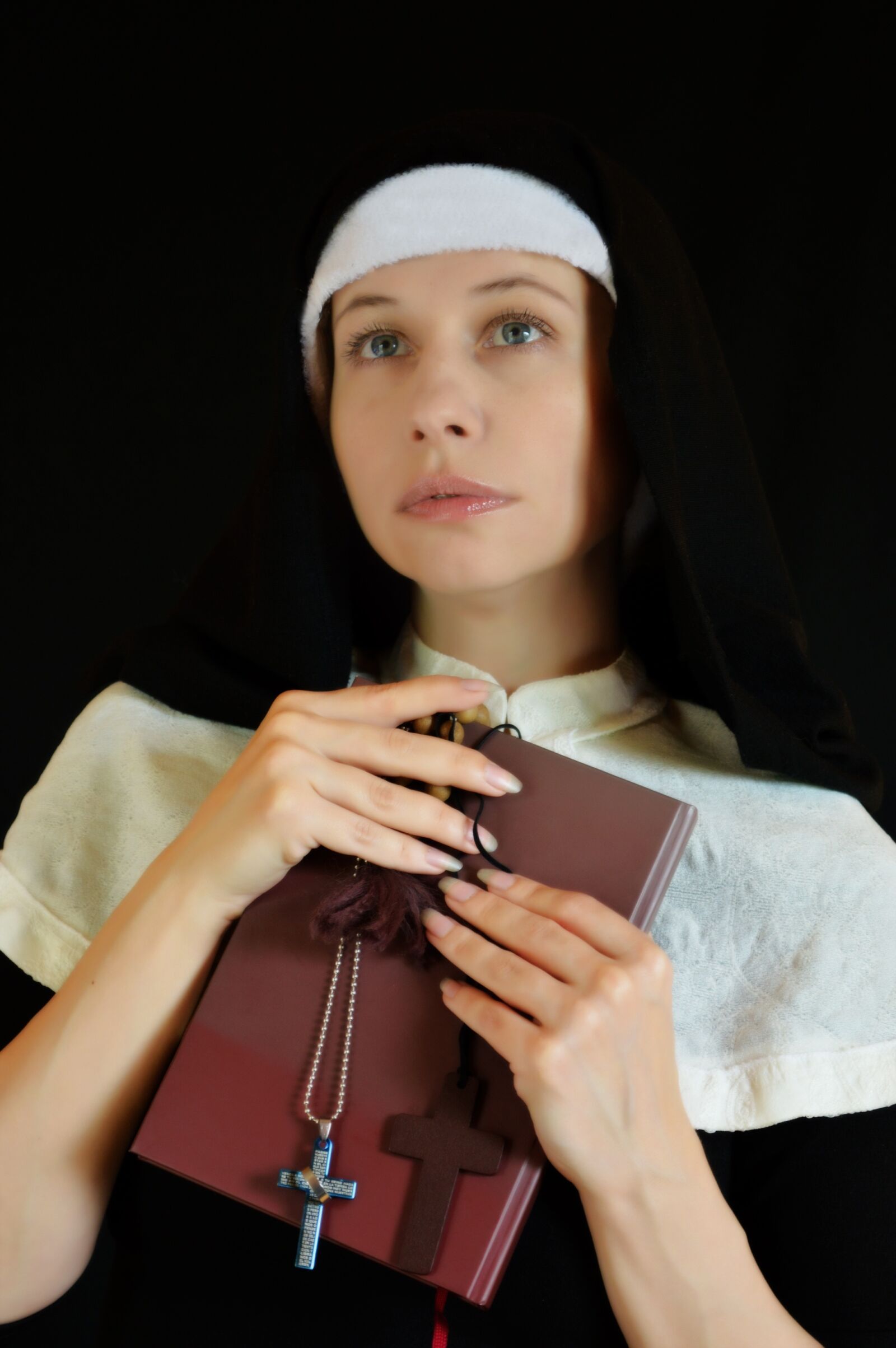 Nikon D3200 sample photo. Nun, cosplay, cross photography