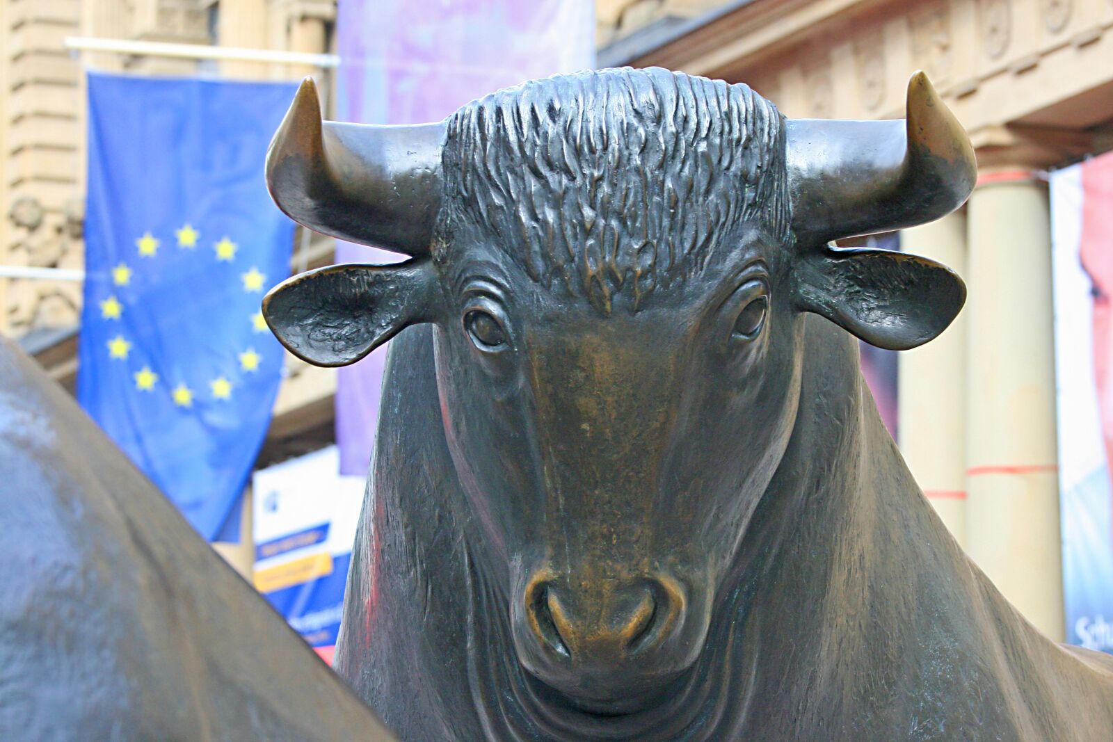 Canon EOS 30D sample photo. Stock exchange, bull, shares photography