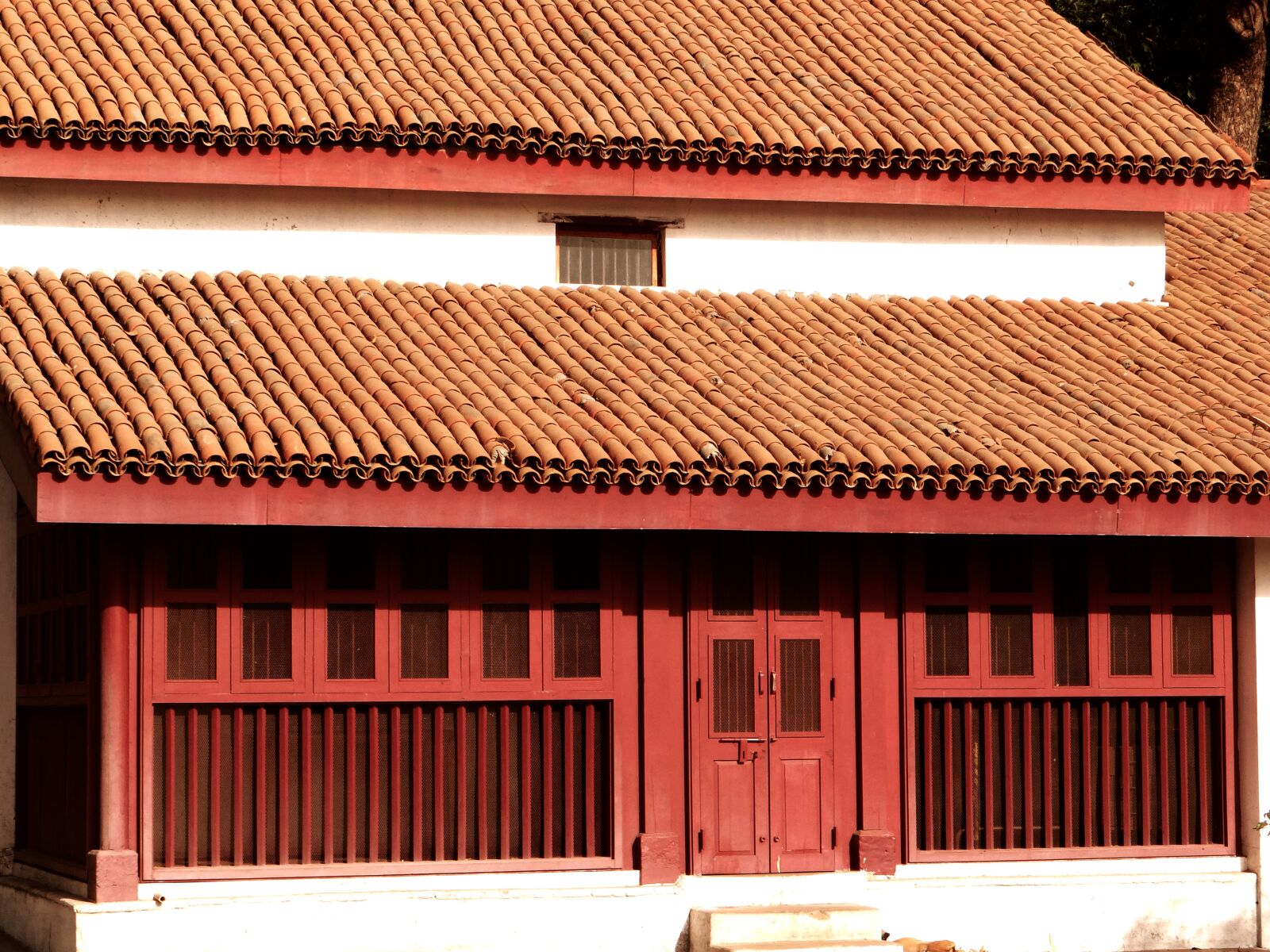Sony DSC-HX200V sample photo. Roof, house, india photography