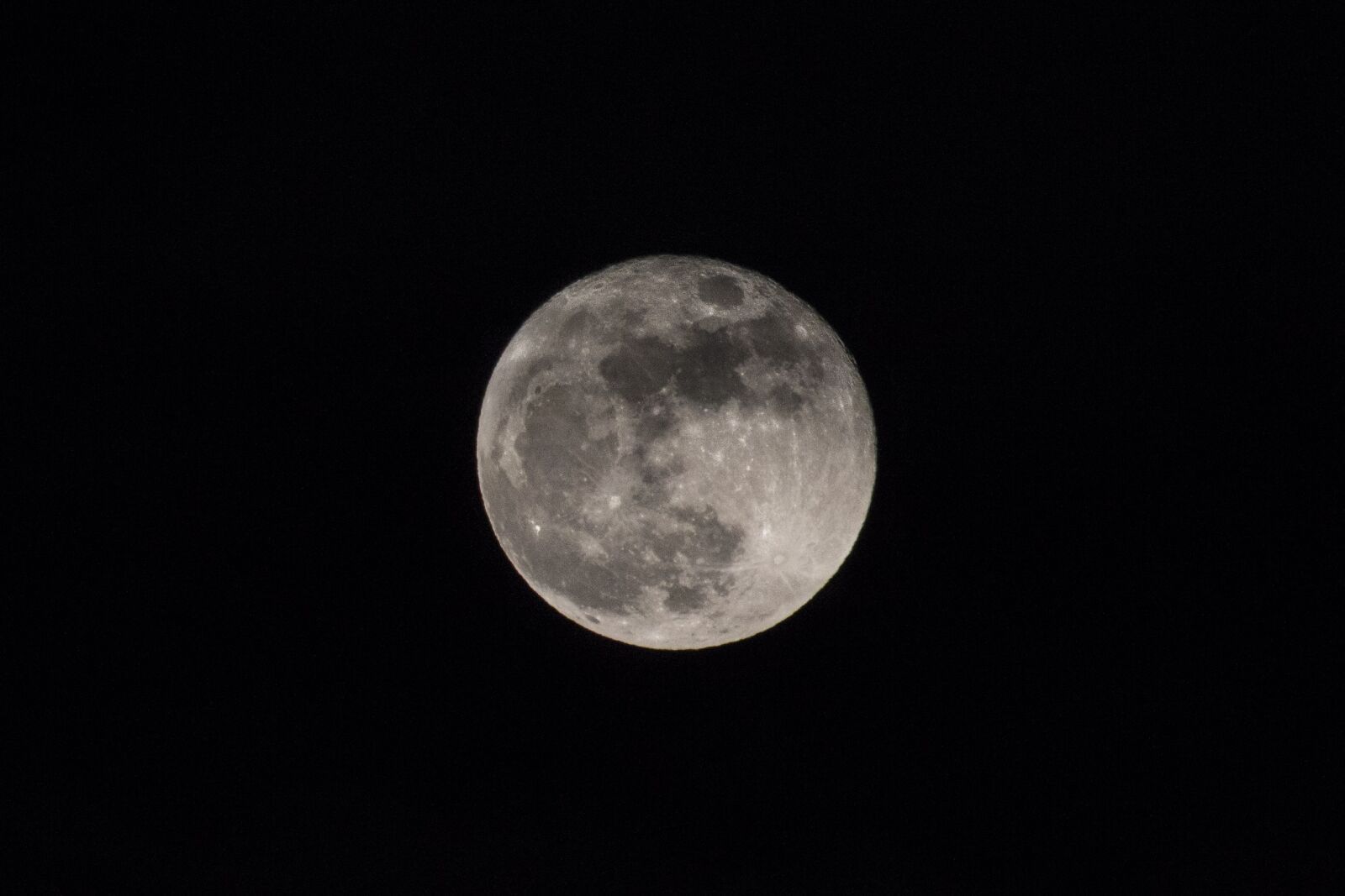 Canon EOS 70D + Canon EF-S 55-250mm F4-5.6 IS STM sample photo. Month, full moon, the photography