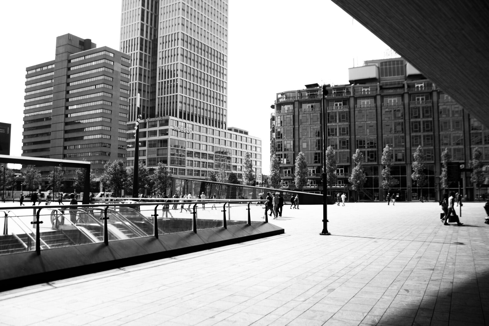 Canon EOS 1200D (EOS Rebel T5 / EOS Kiss X70 / EOS Hi) sample photo. Black, and, white, buildings photography