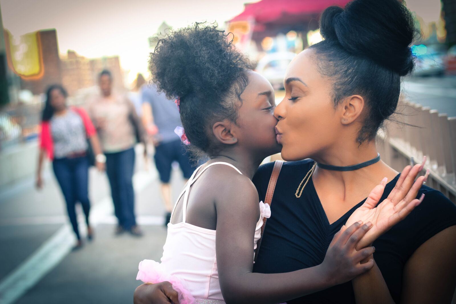 Canon EOS 60D + Canon EF 50mm F1.8 II sample photo. Girl, mother, daughter photography