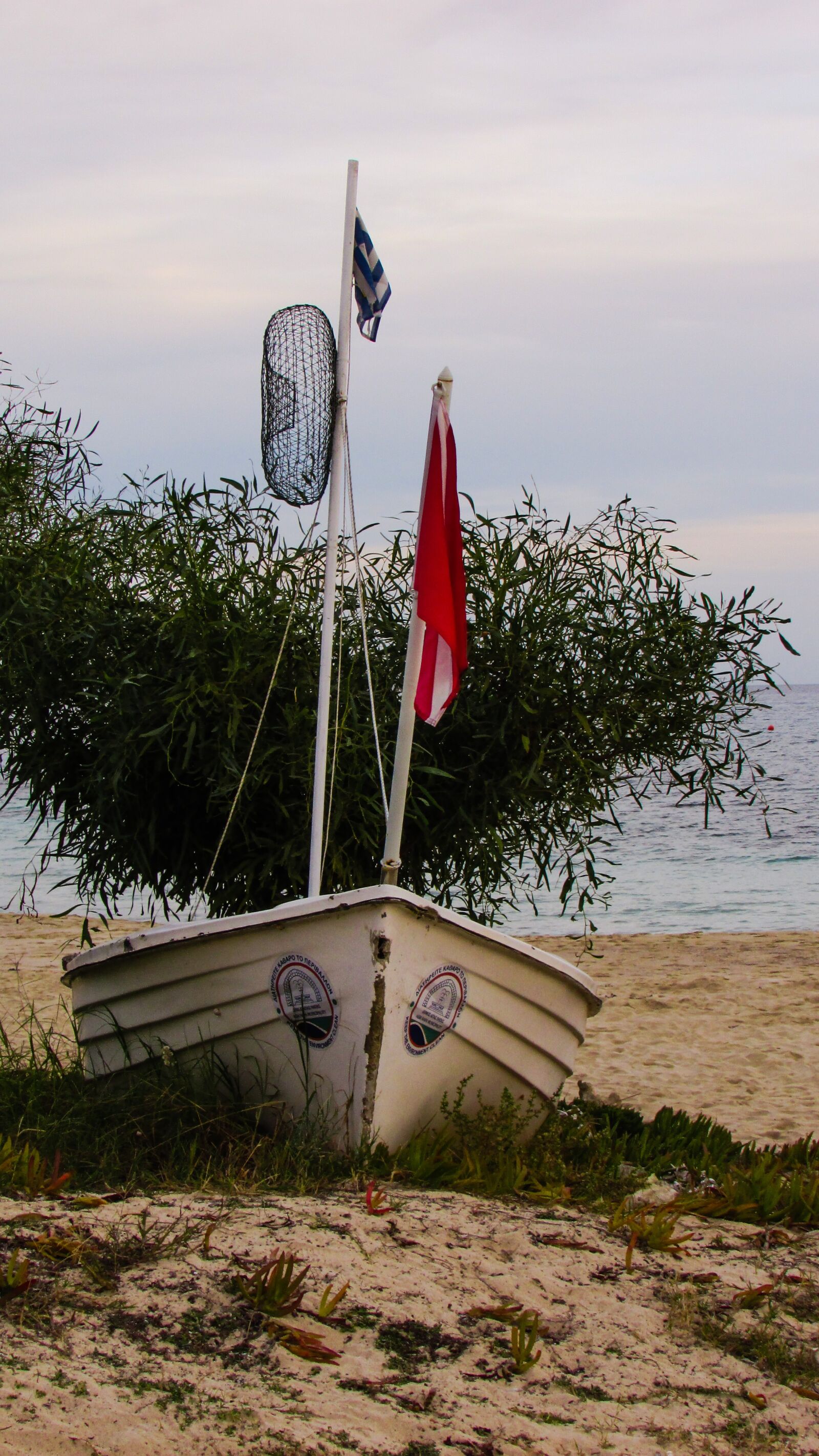 Canon PowerShot SX400 IS sample photo. Boat, beach, sea photography