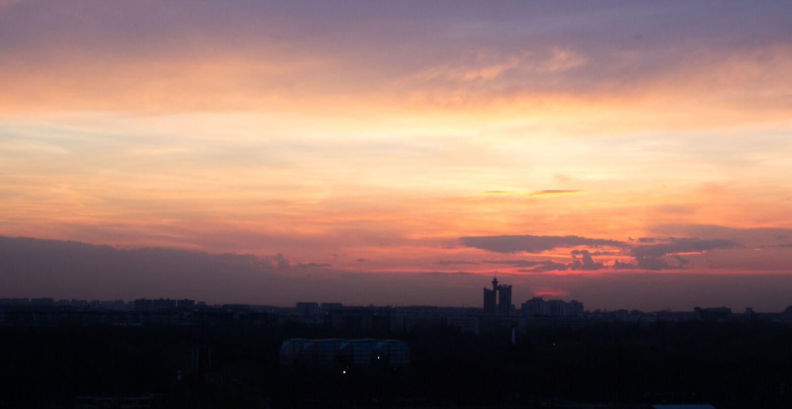 Canon EOS 600D (Rebel EOS T3i / EOS Kiss X5) sample photo. Belgrade, city, pink, sky photography