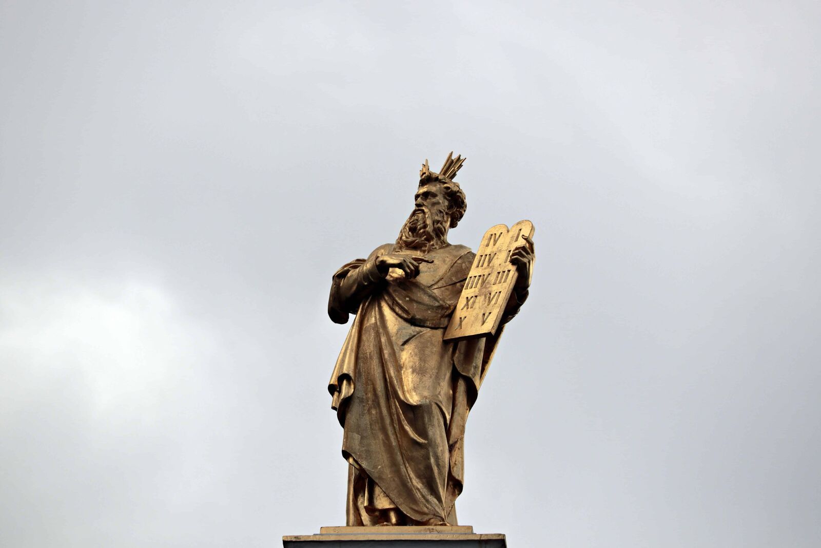 Canon EOS 80D sample photo. Statue, sky, sculpture, monument photography