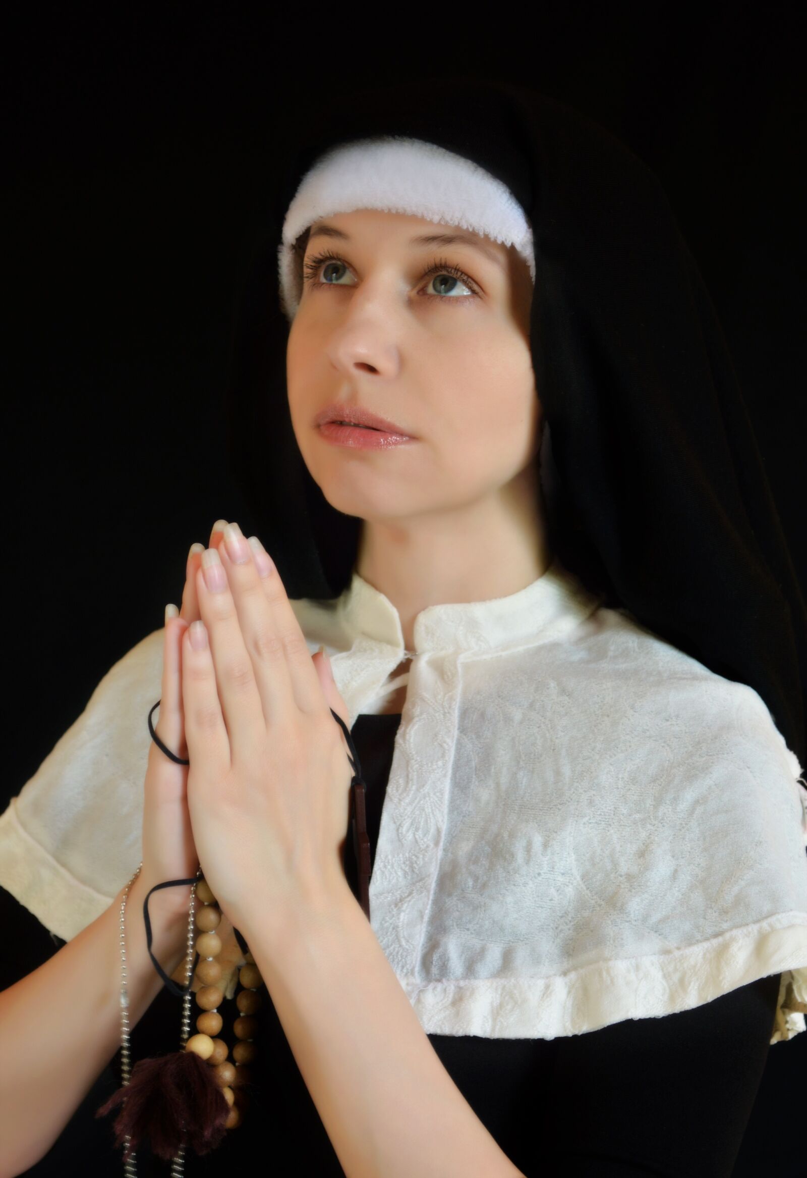 Nikon D3200 sample photo. Nun, cosplay, cross photography