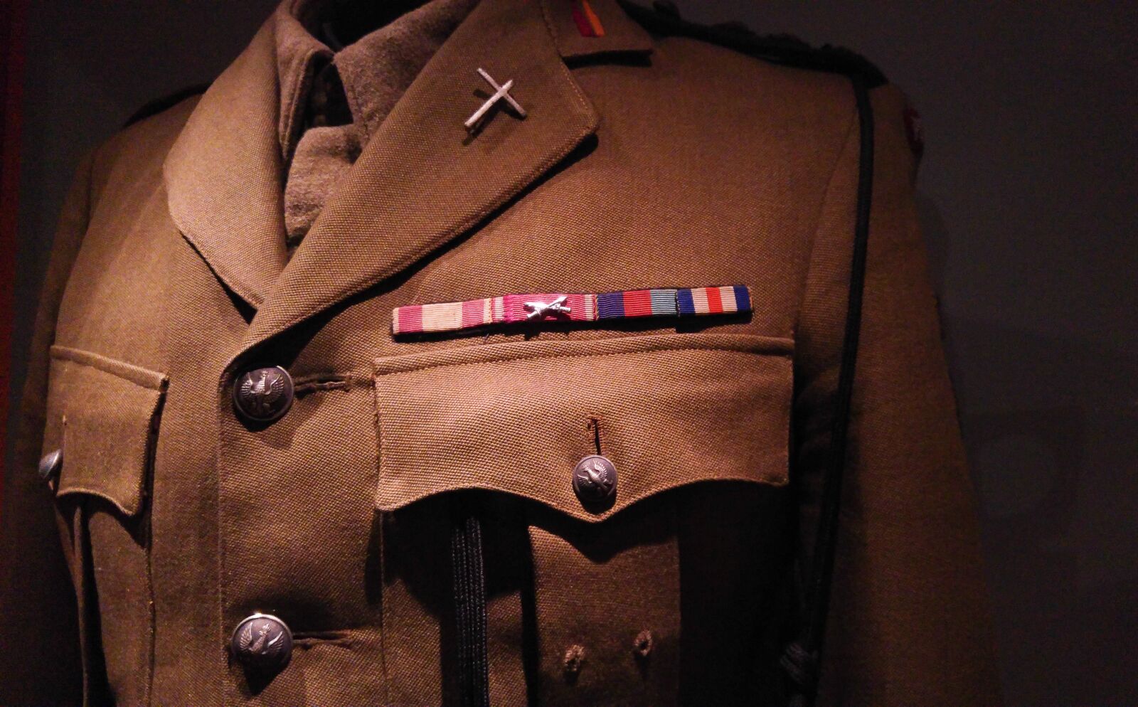 LG G4 sample photo. Military, decorations, medal photography