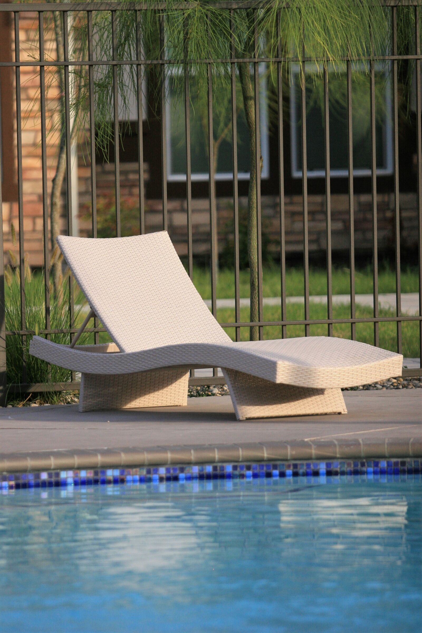 Canon EOS 30D sample photo. Swimming pool, summer, chair photography