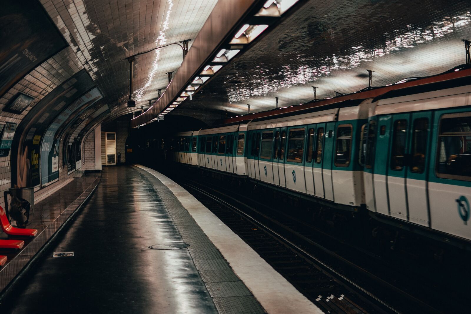 Nikon D3400 sample photo. Subway, metro, paris photography