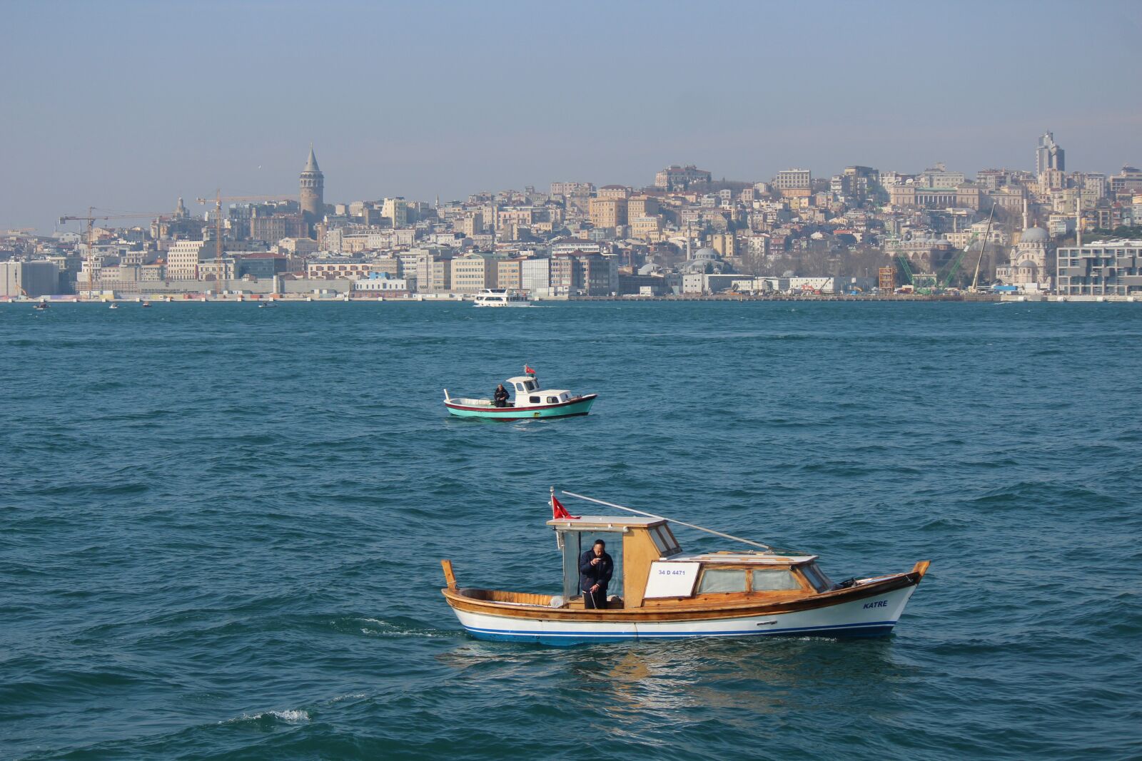 Canon EOS 1300D (EOS Rebel T6 / EOS Kiss X80) sample photo. Fisherman, boat, hunter photography