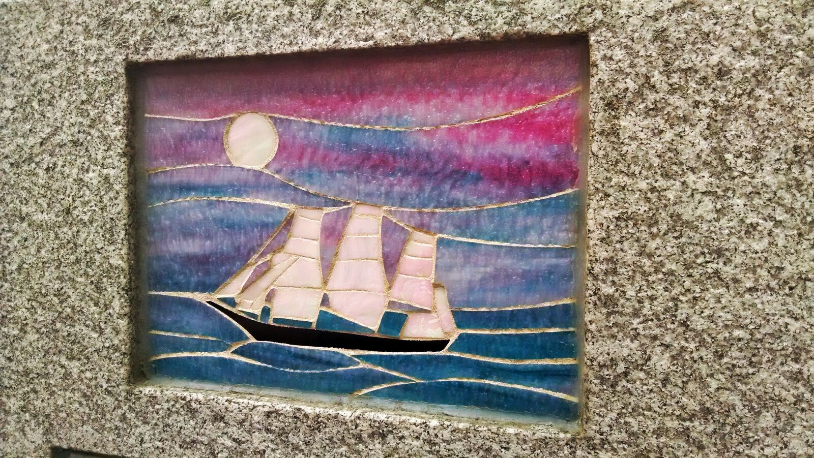 Motorola Moto X (1st Gen) sample photo. Boat, glass, mosaic, ocean photography