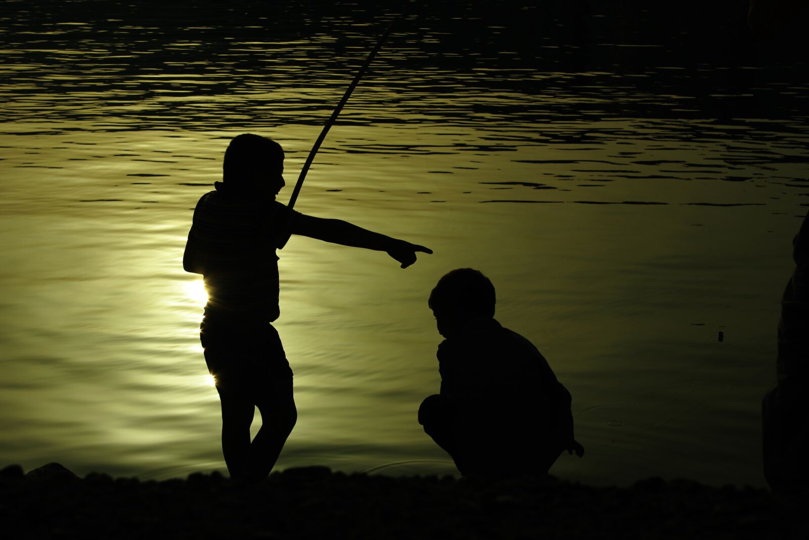 Canon EOS 550D (EOS Rebel T2i / EOS Kiss X4) sample photo. Silhouette, folk, marine photography