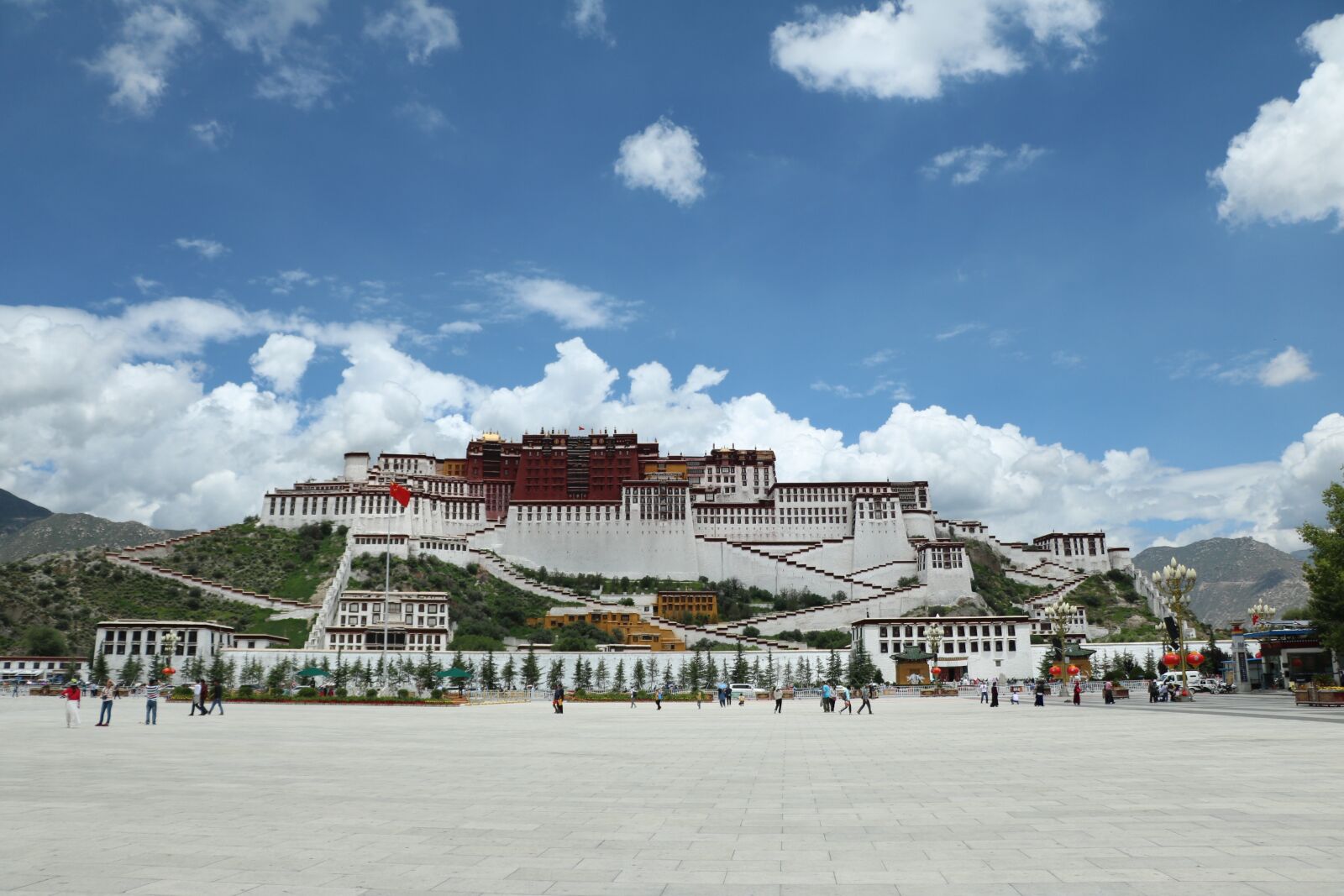 Canon EOS 760D (EOS Rebel T6s / EOS 8000D) sample photo. Potala, cloth house, blue photography