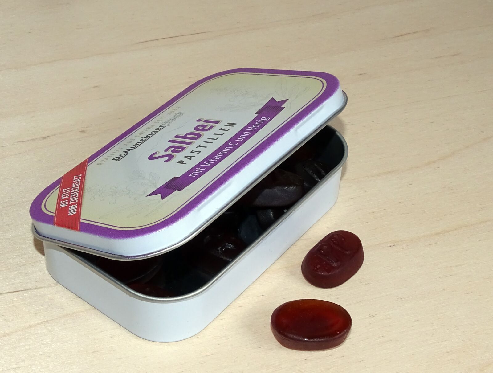 Sony Cyber-shot DSC-HX400V sample photo. Cough drops, sage candies photography