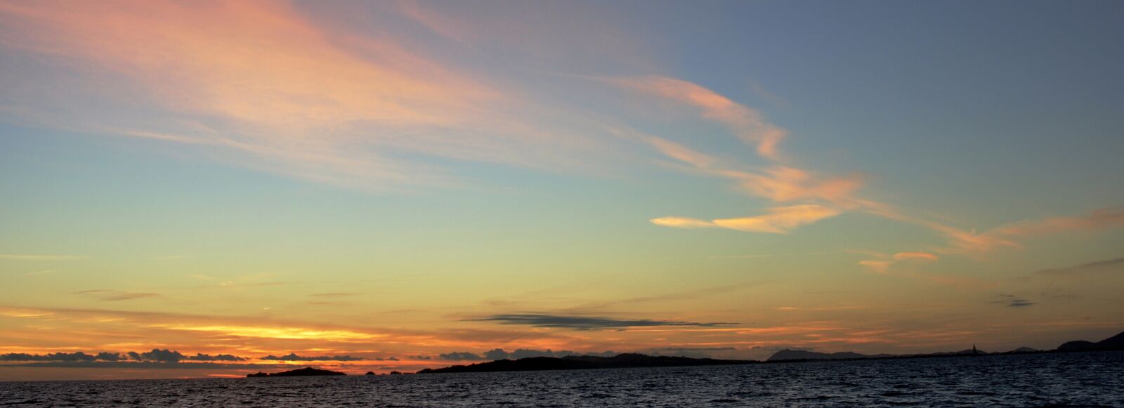 Nikon D90 sample photo. Clouds, heaven, solei sunset photography