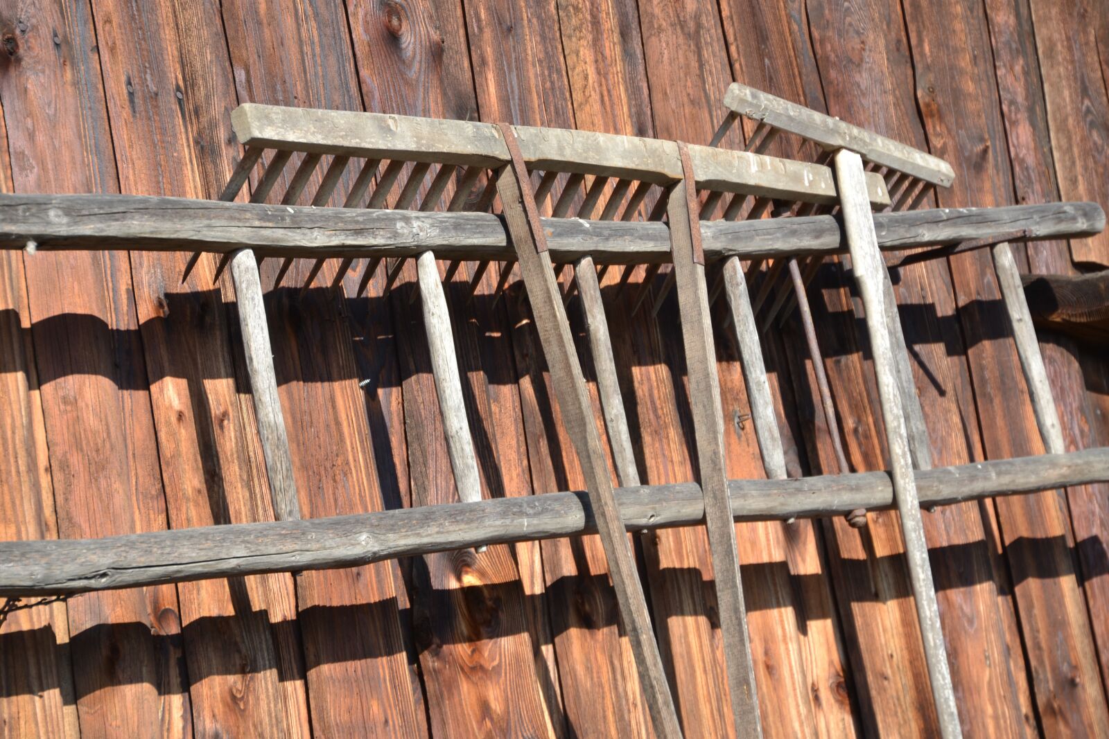 Nikon D3100 sample photo. Wood, old, computing photography