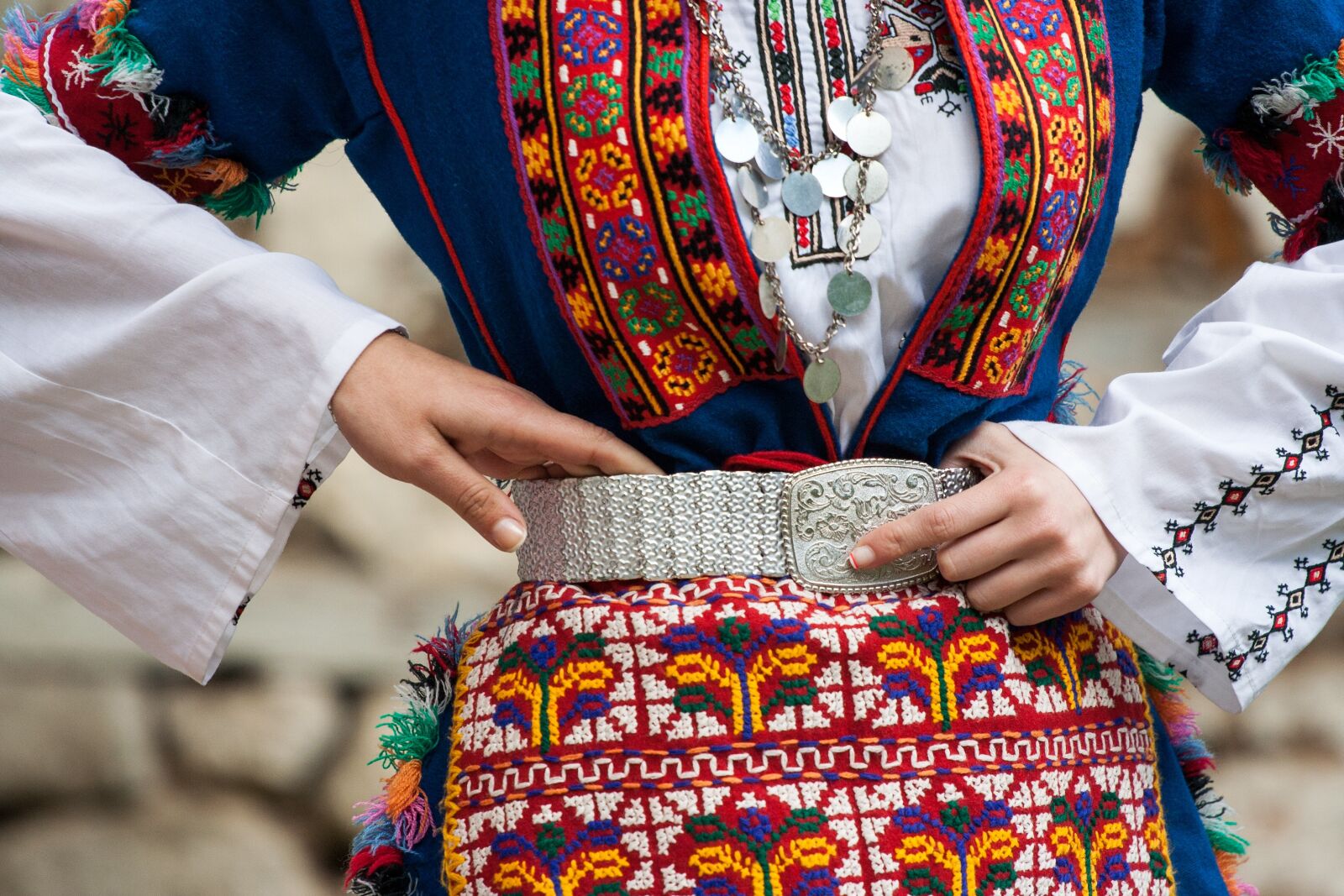 Canon EOS 350D (EOS Digital Rebel XT / EOS Kiss Digital N) sample photo. Bulgarian folk costume, tradition photography