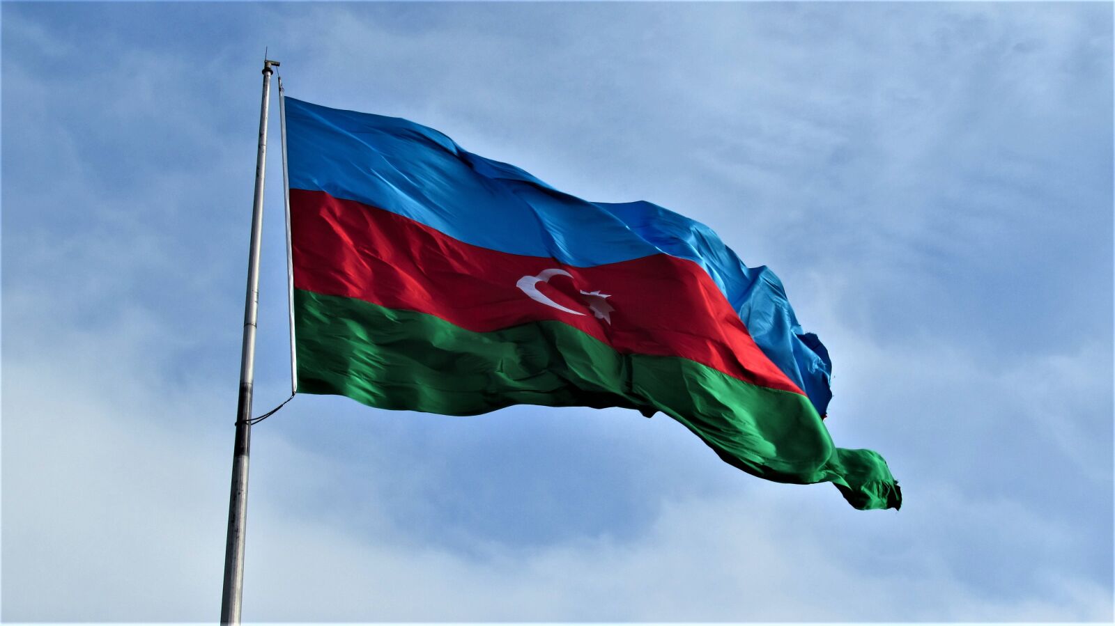 Canon PowerShot SX510 HS sample photo. Flag, wind, banner photography