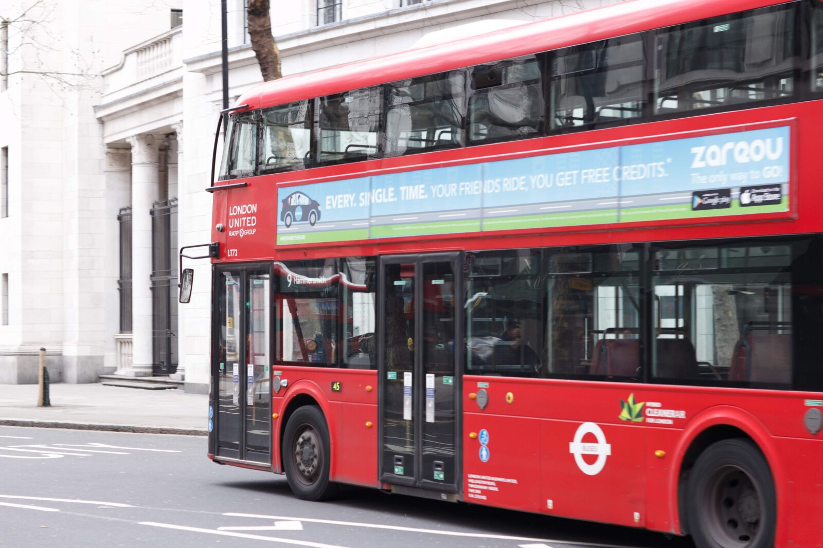 Canon EOS 700D (EOS Rebel T5i / EOS Kiss X7i) sample photo. British bus, red bus photography