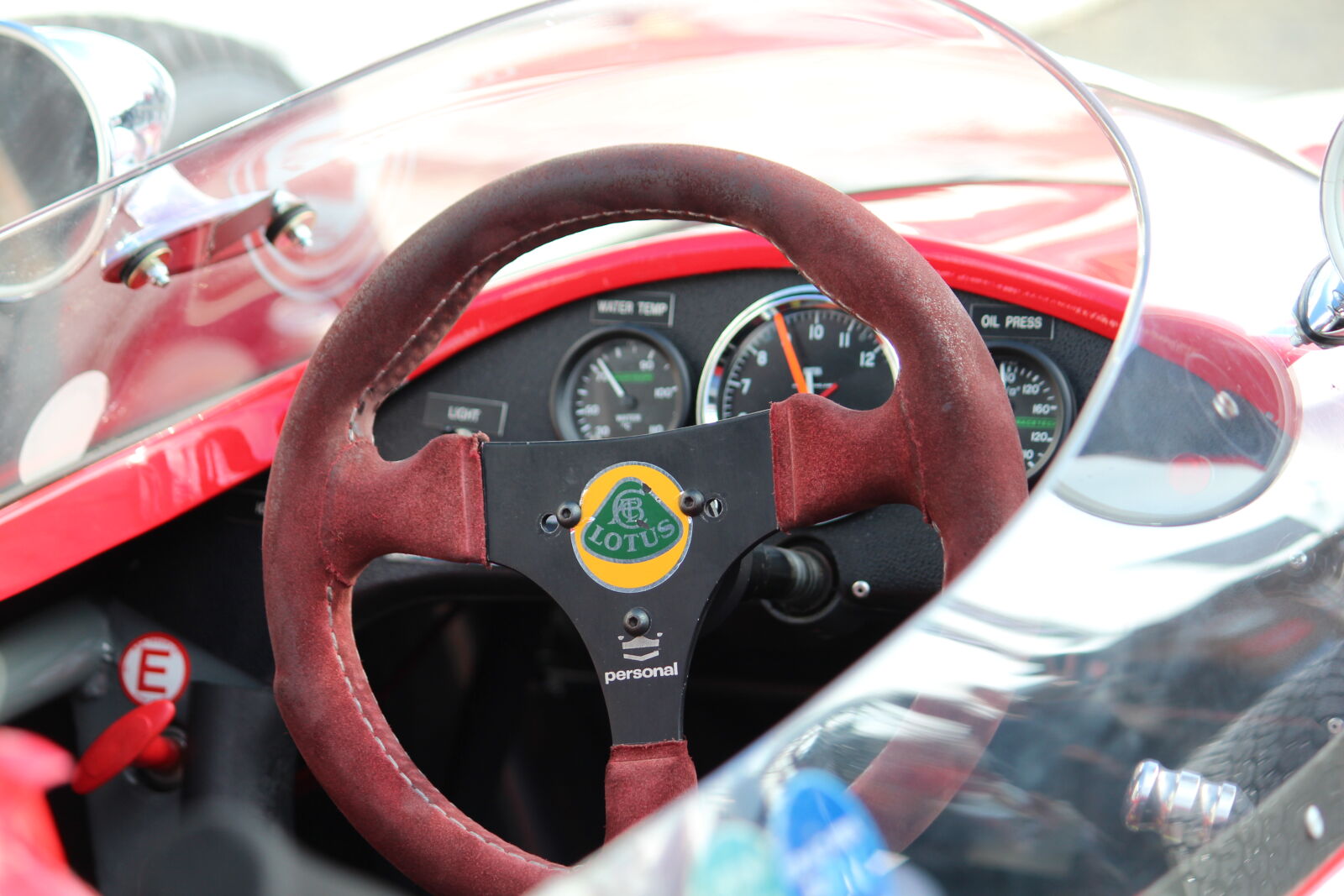 Canon EOS 600D (Rebel EOS T3i / EOS Kiss X5) sample photo. Lotus, automobilsport, lenkrad, motorrennen photography
