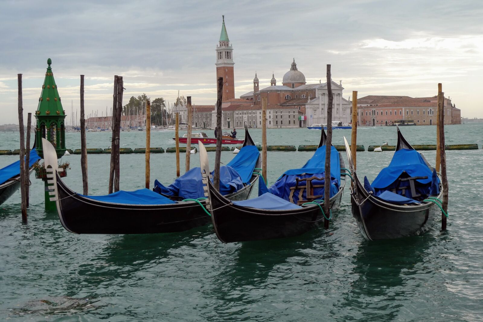 Panasonic Lumix DMC-LX3 sample photo. Venice, gondola, channel photography