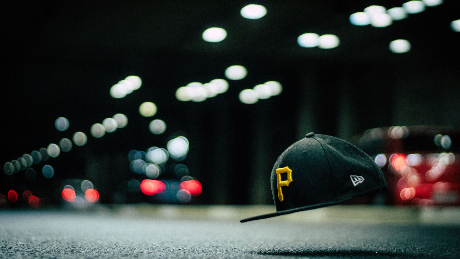 Sony a6300 + Sony DT 50mm F1.8 SAM sample photo. Black, and, yellow, p photography