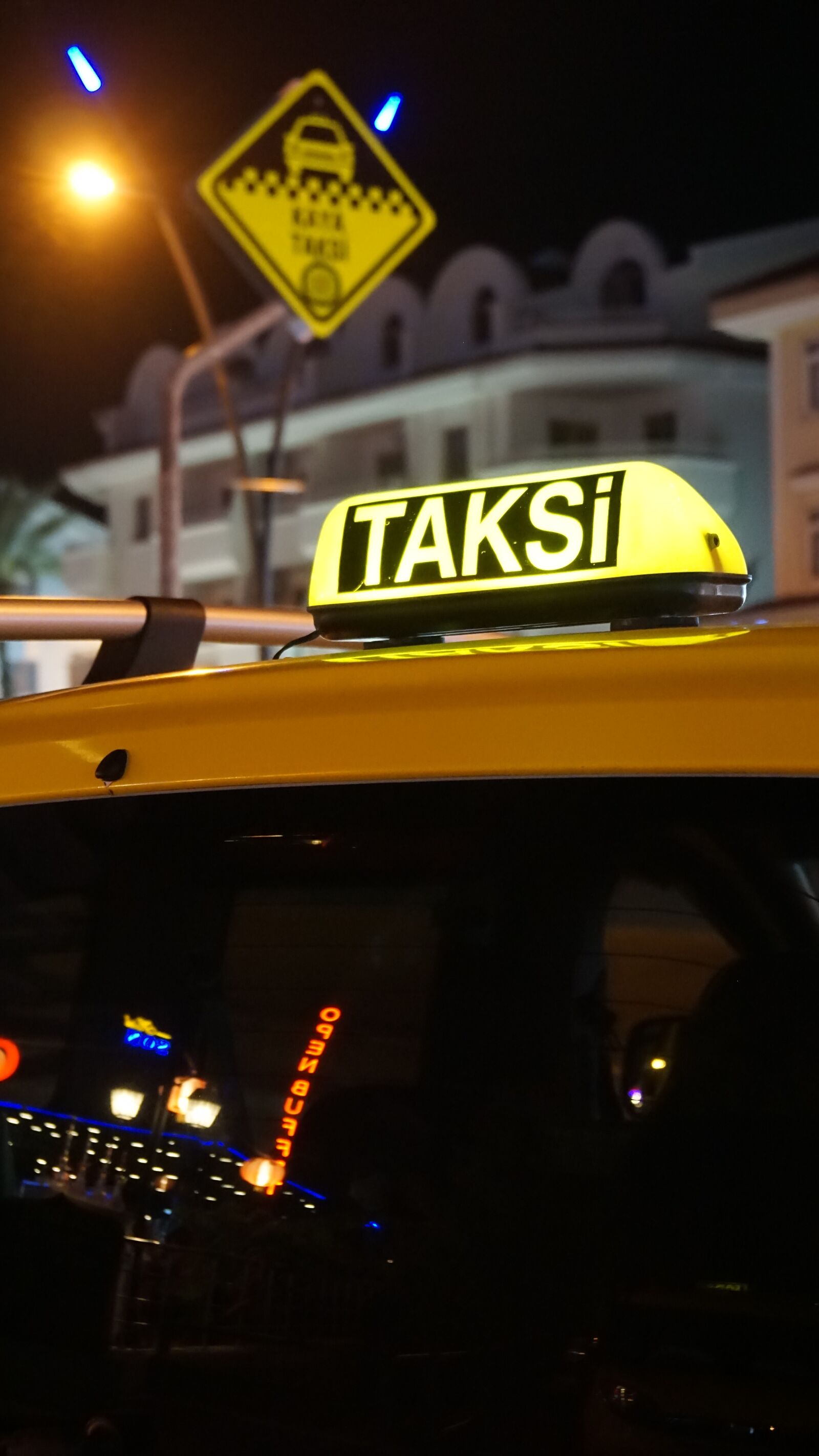 Sony a6000 + Sony Vario-Tessar T* E 16-70mm F4 ZA OSS sample photo. Taxi, machine, yellow photography