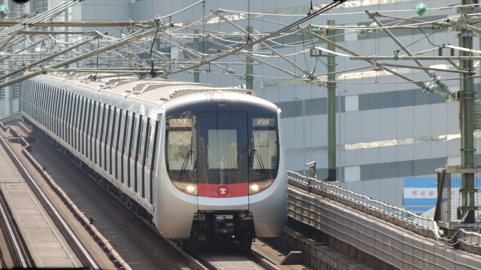 Nikon Coolpix P510 sample photo. Hong kong, mtr, train photography