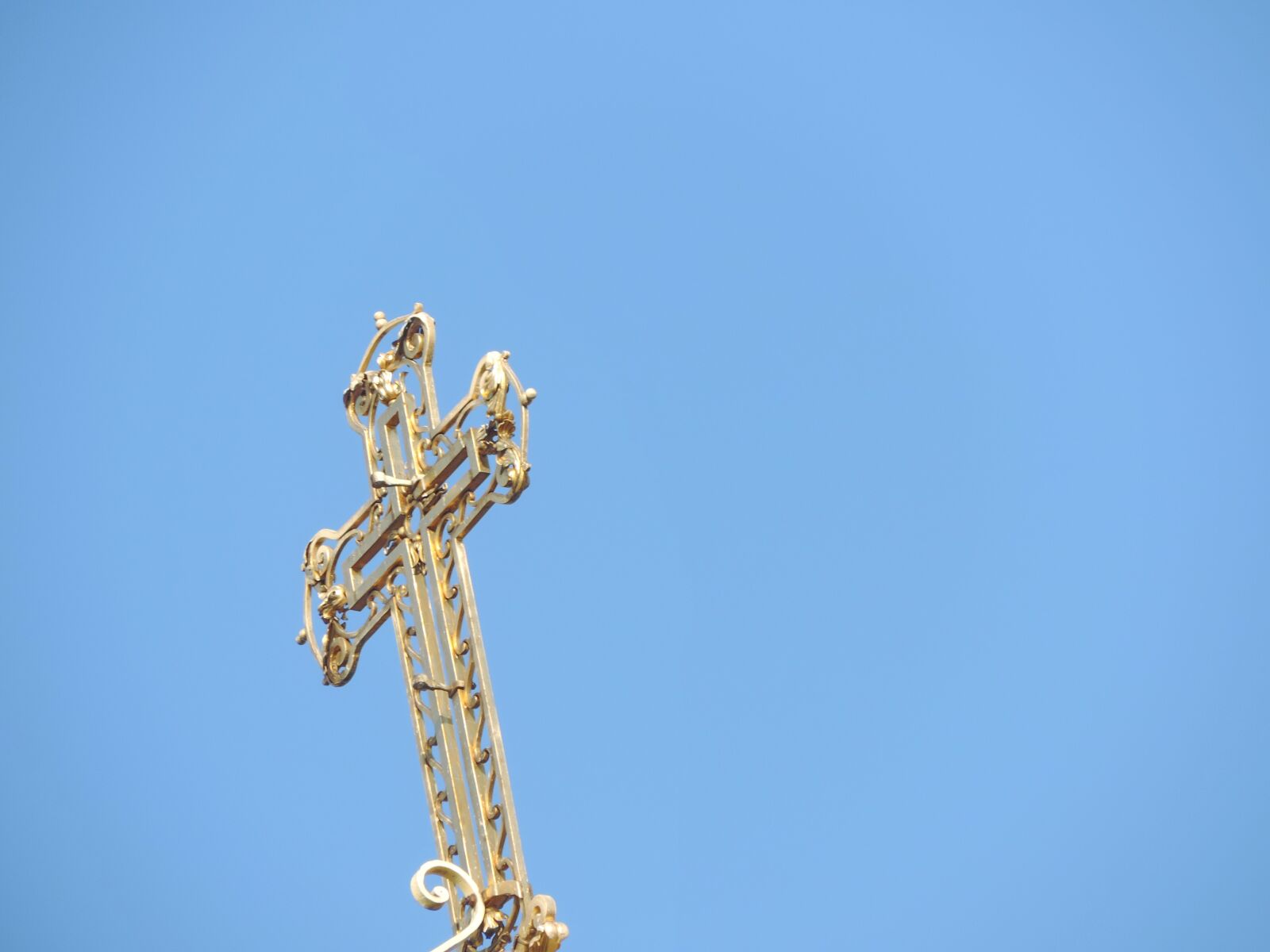 Nikon Coolpix P520 sample photo. Byzantine, cross, gold, heaven photography
