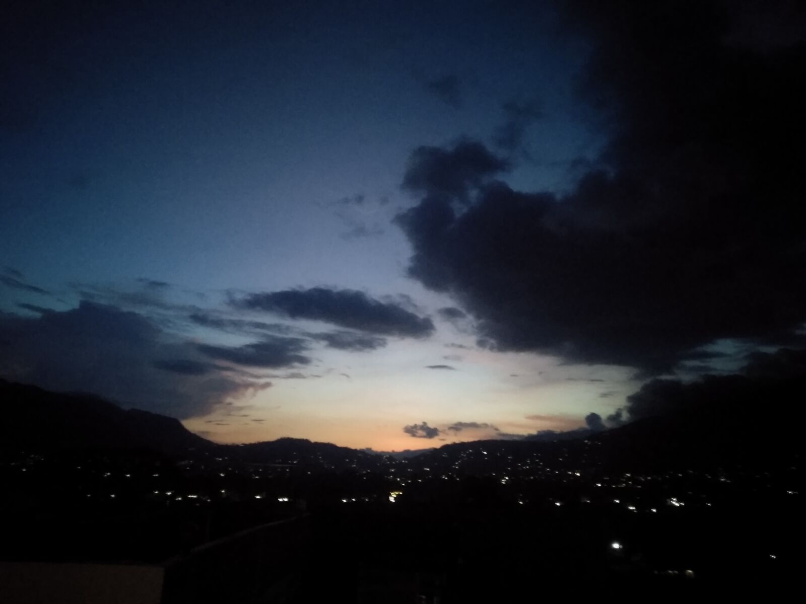Xiaomi Redmi 5 Plus sample photo. Sky, night view, sunset photography