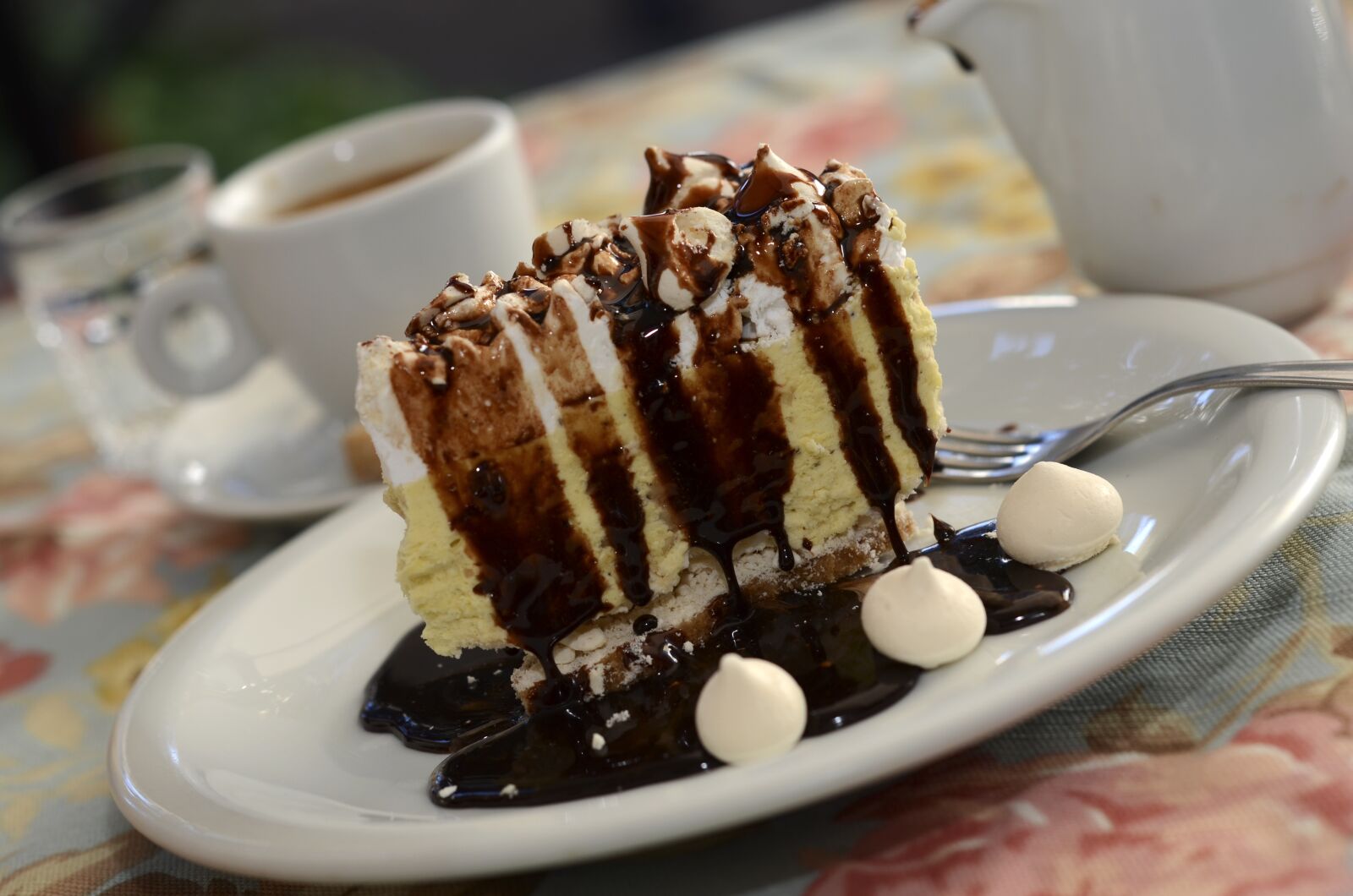Nikon D7000 sample photo. Pie for breakfast, coffee photography