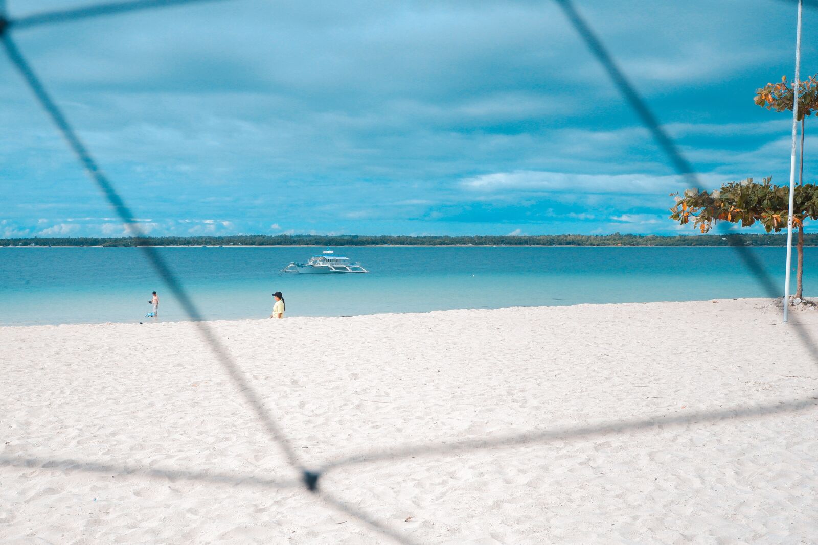 Fujifilm X-A5 sample photo. Background, beach, blue photography