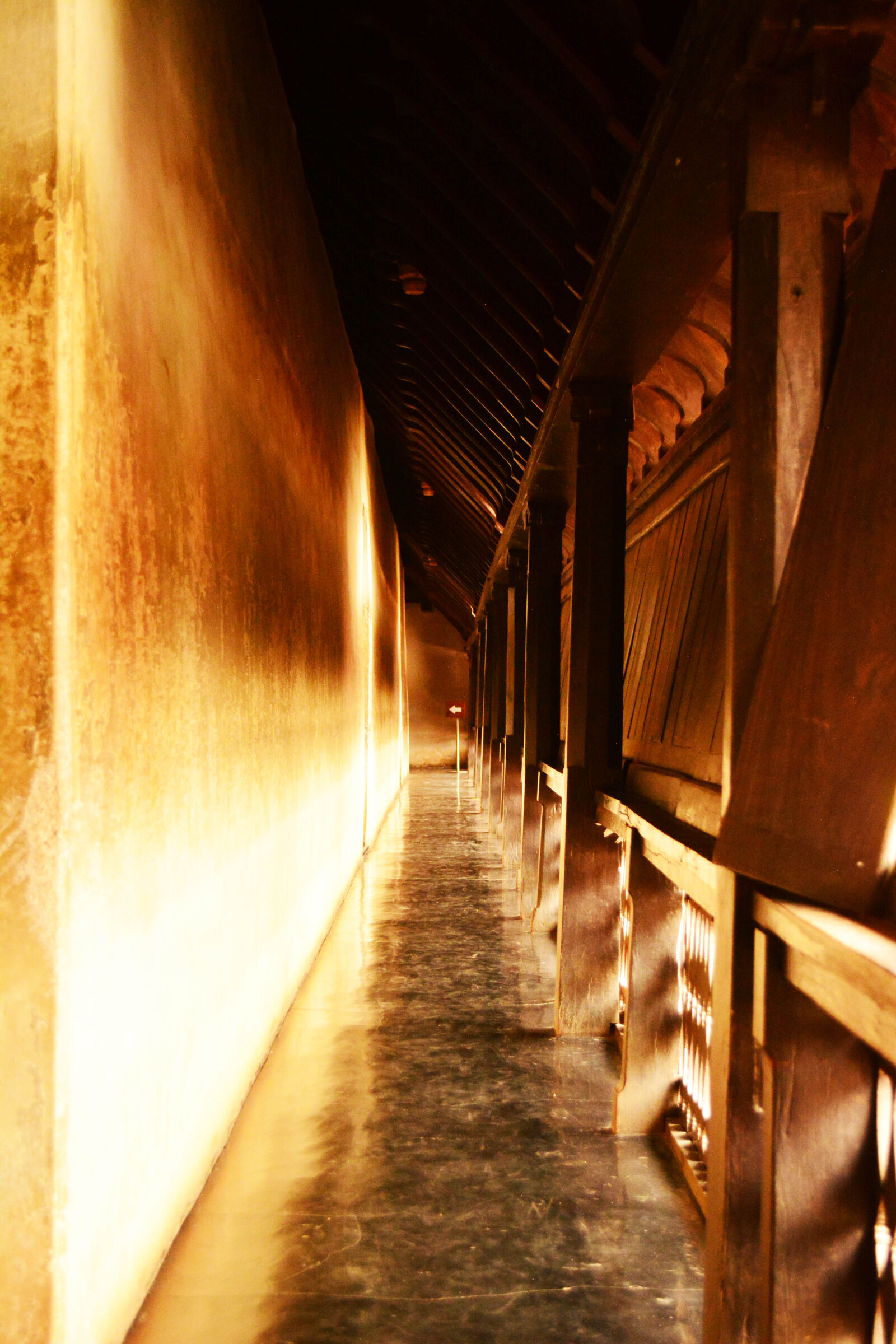 Nikon D5200 sample photo. Corridor, horror, narrow photography
