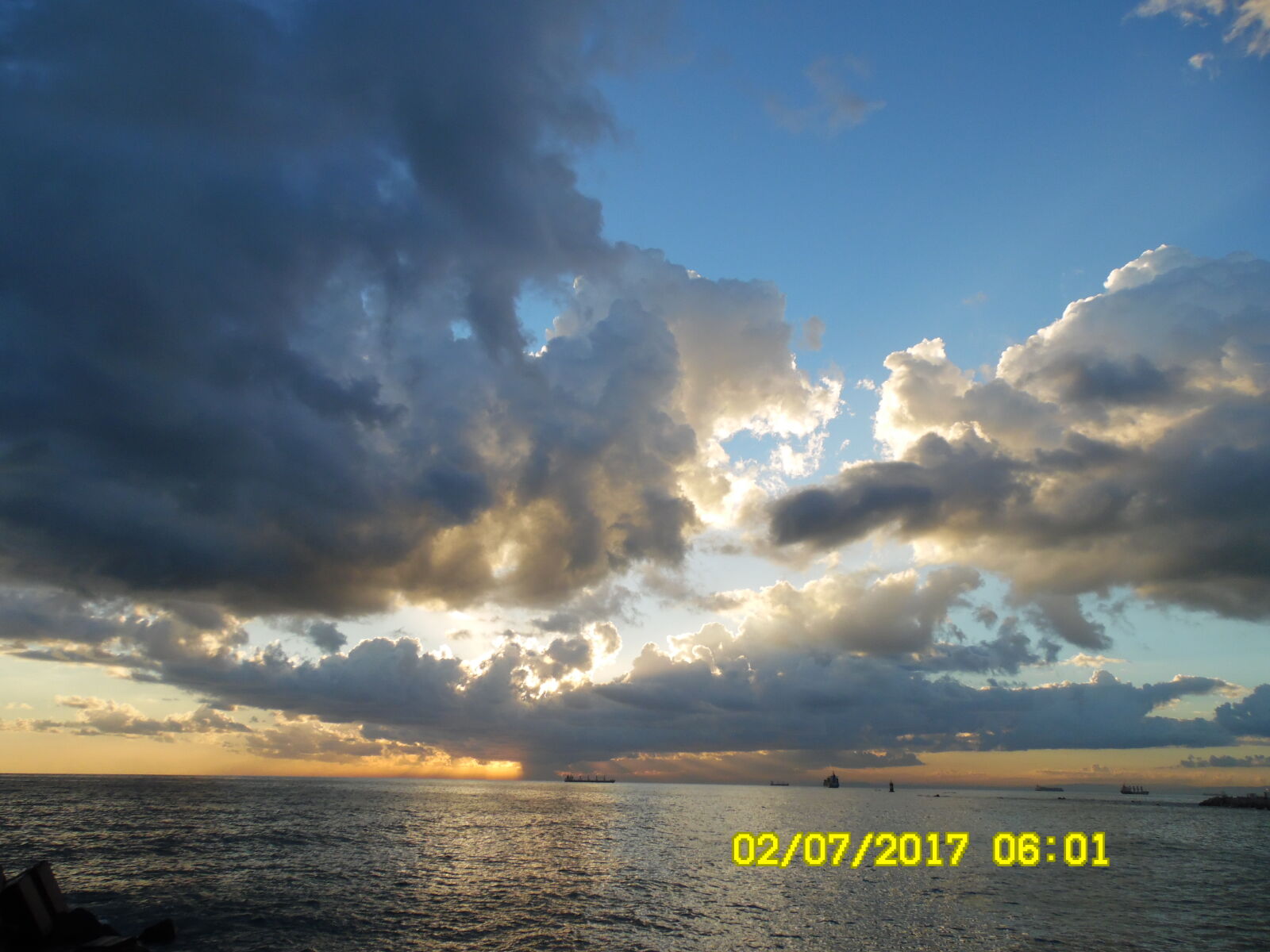 Samsung WB1100F/WB1101F/WB1102F sample photo