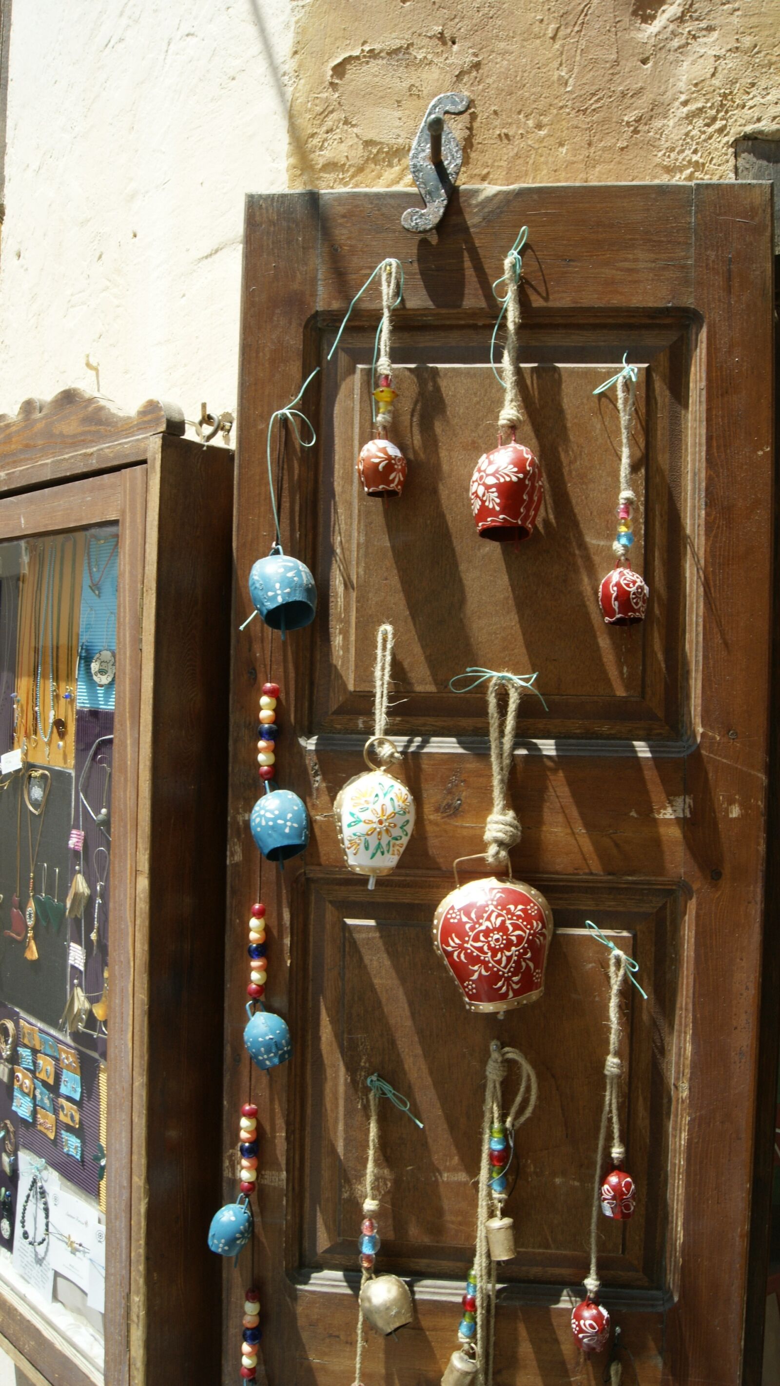 Sony Alpha DSLR-A290 sample photo. Santorini, door, color photography