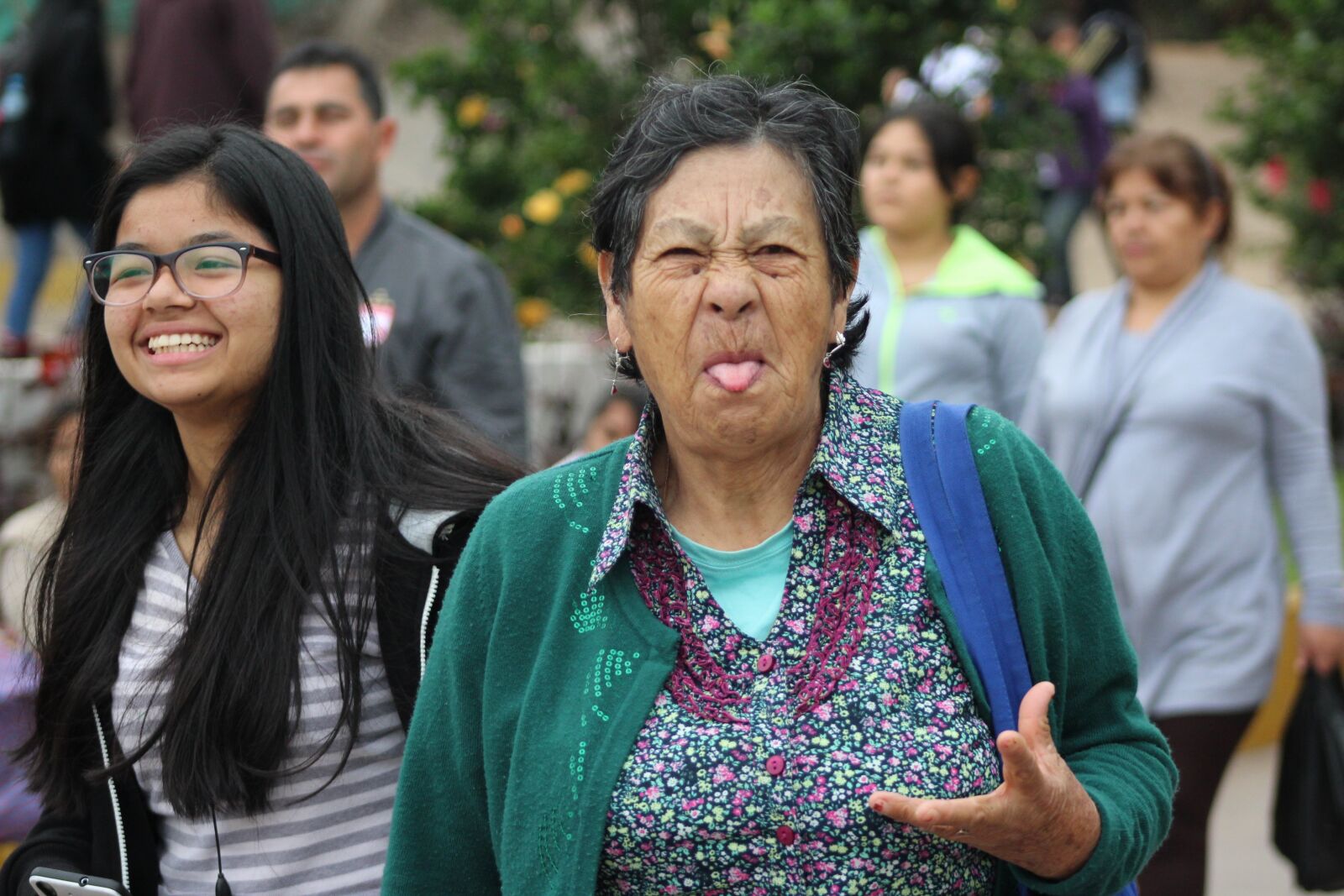 Canon EOS 1200D (EOS Rebel T5 / EOS Kiss X70 / EOS Hi) sample photo. Grandmother, angry, rock photography