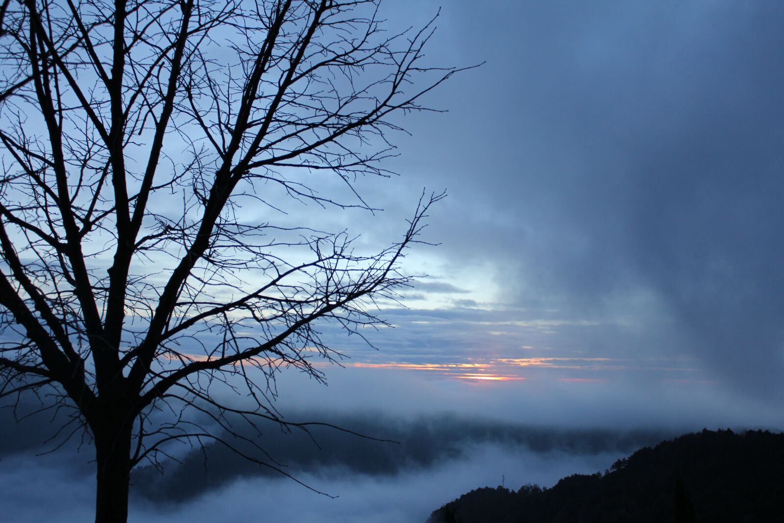 Canon EOS 550D (EOS Rebel T2i / EOS Kiss X4) sample photo. Mar, de, nubes photography