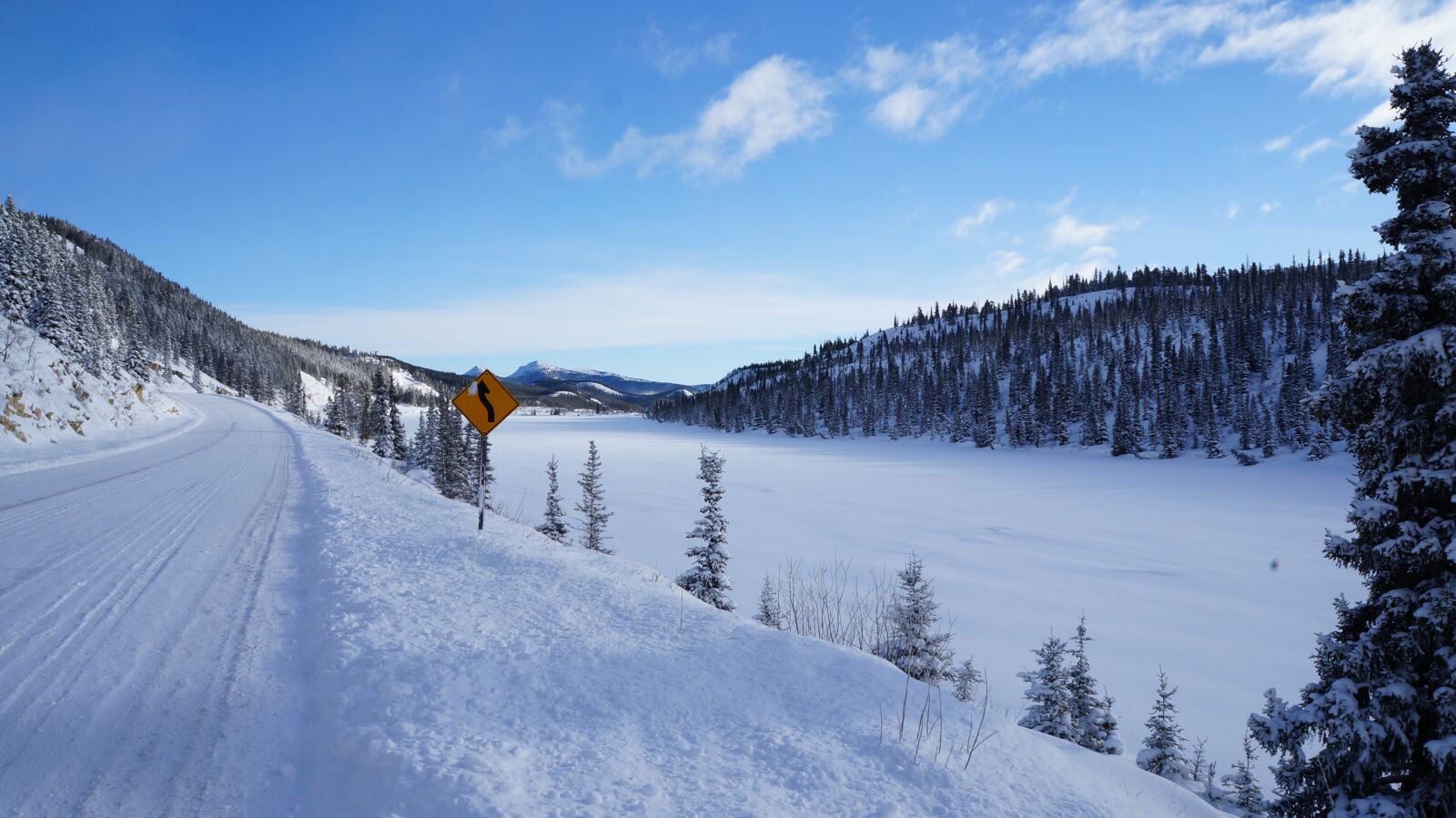 Sony Alpha NEX-F3 + Sony E 18-55mm F3.5-5.6 OSS sample photo. Alaska highway, summit lake photography