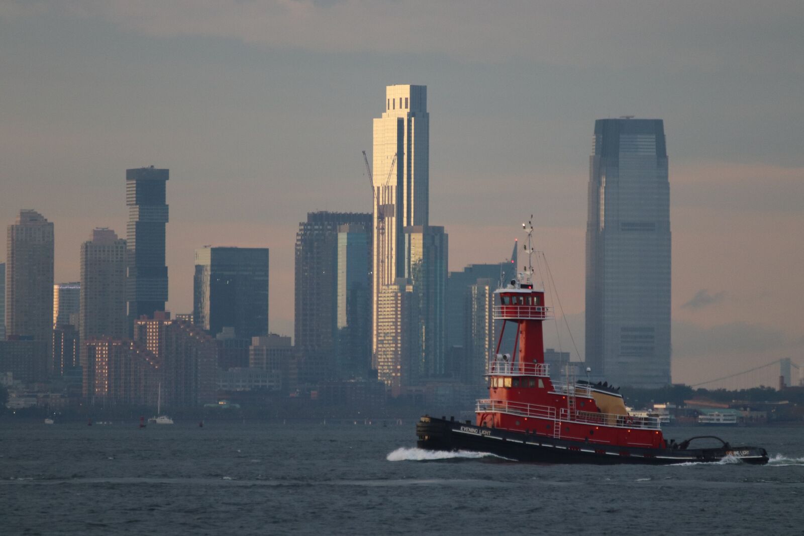 Canon EOS 200D (EOS Rebel SL2 / EOS Kiss X9) sample photo. New york, ship, port photography