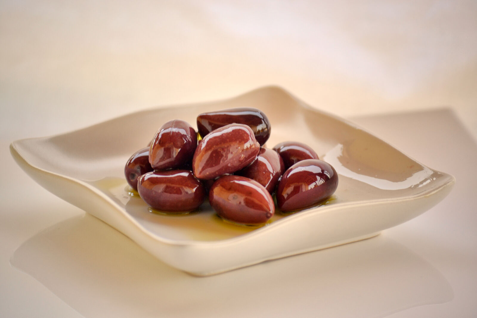 Nikon D3100 sample photo. Greek, healthy, kalamon, olive photography