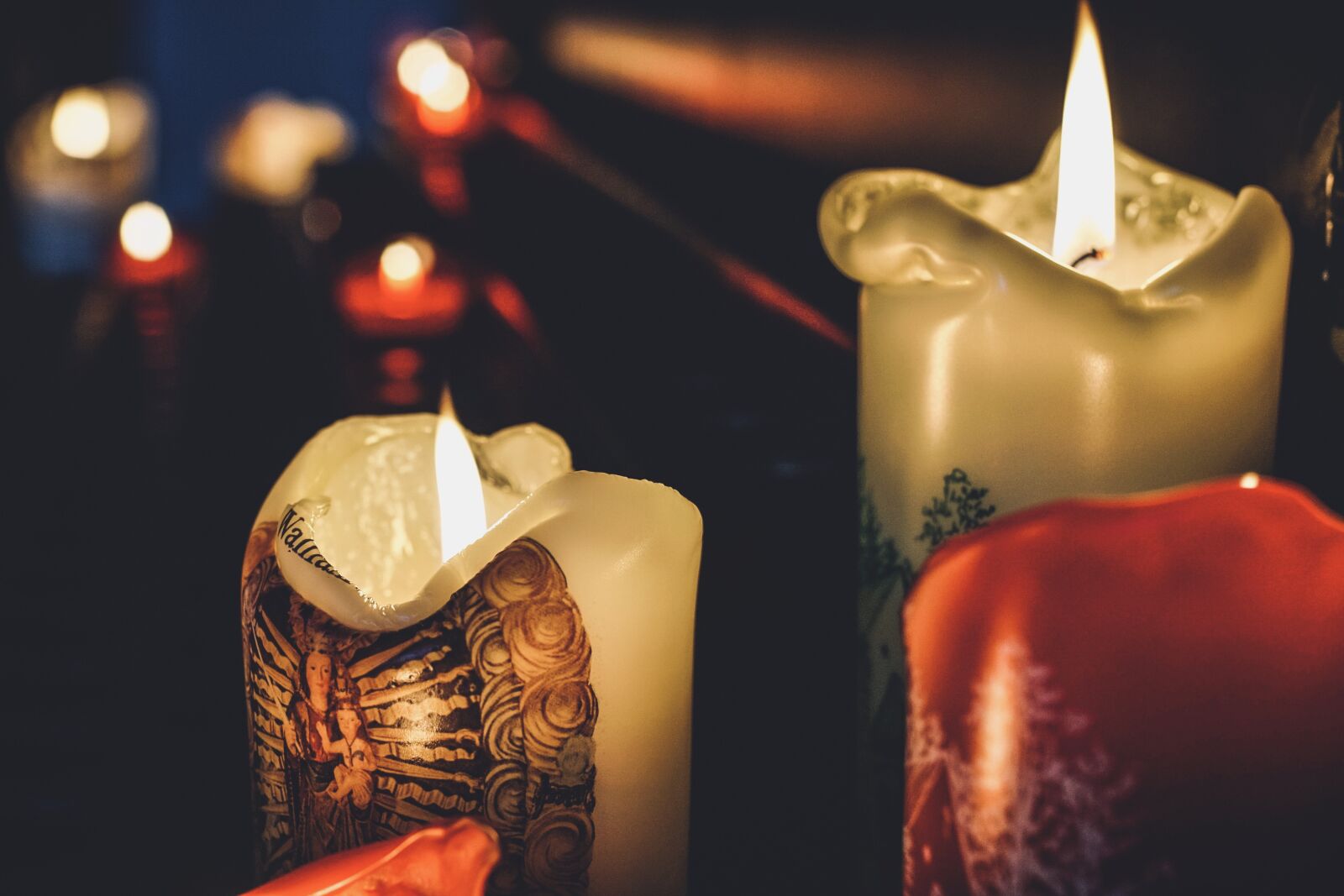 Sony ILCA-77M2 sample photo. Candles, victim candles, candlelight photography
