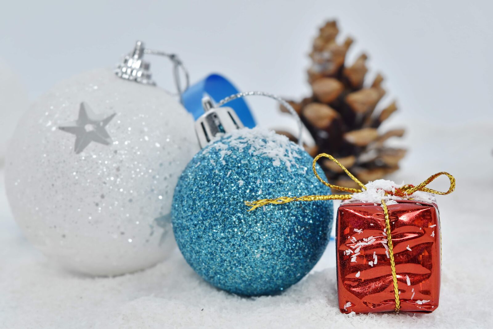 Nikon D5500 sample photo. Decoration, gift, ornament, package photography