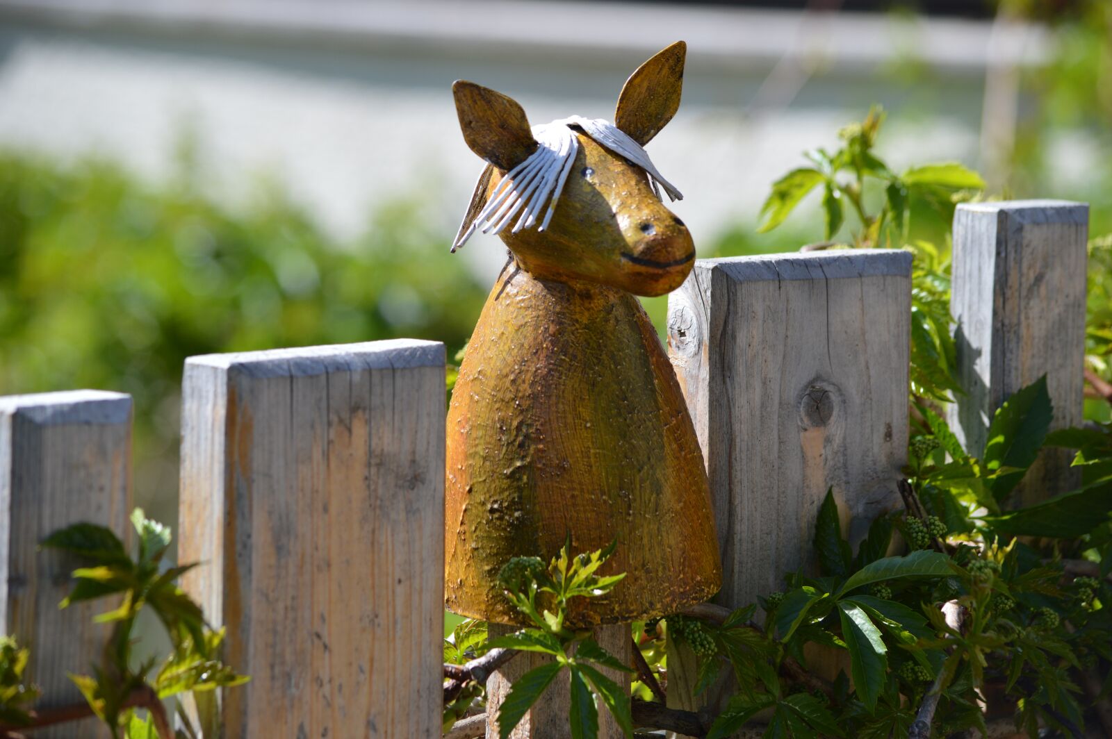 Nikon D3200 sample photo. Garden, decoration, horse photography