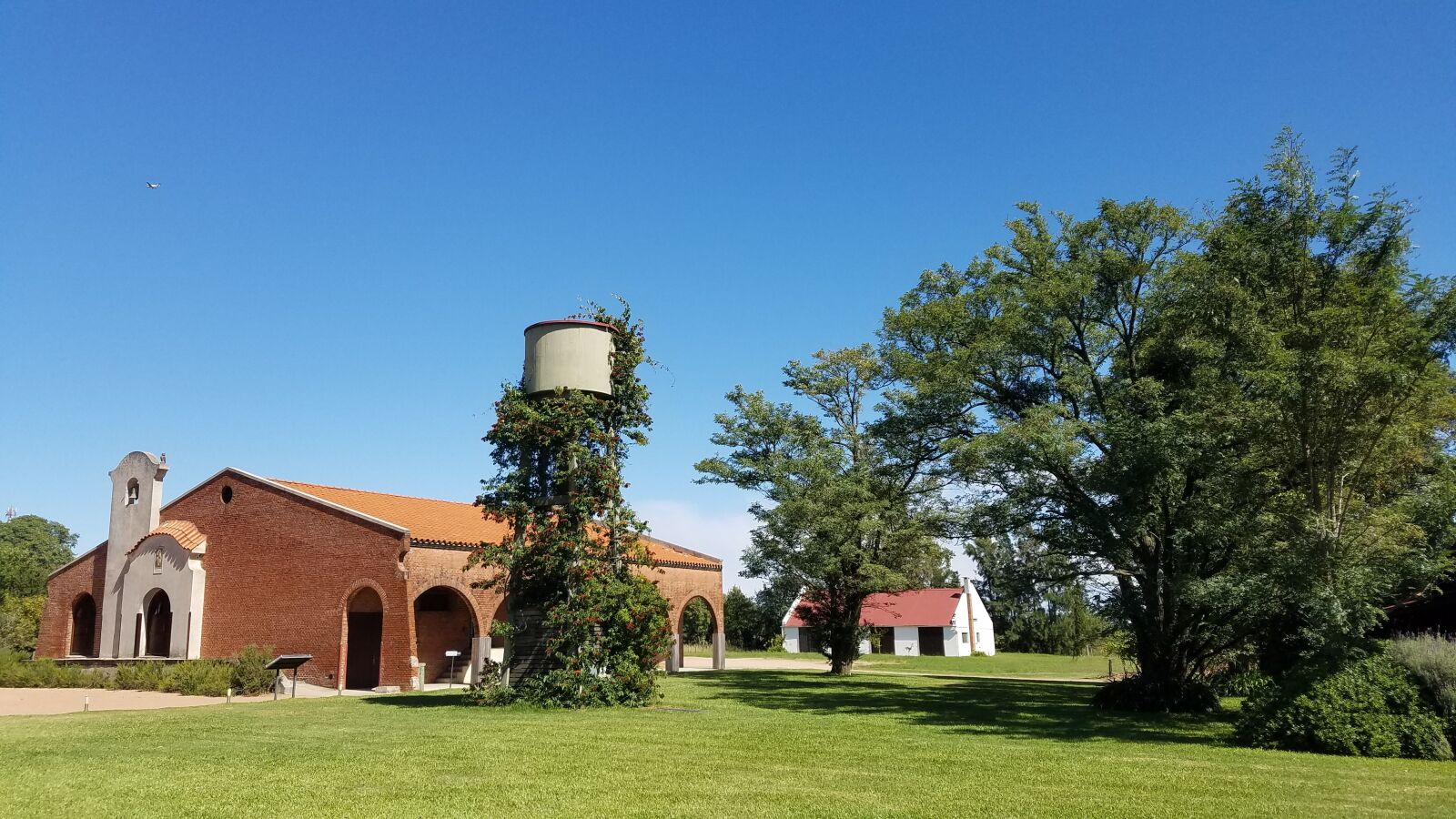 Samsung Galaxy S7 sample photo. Winery, sky, blue photography