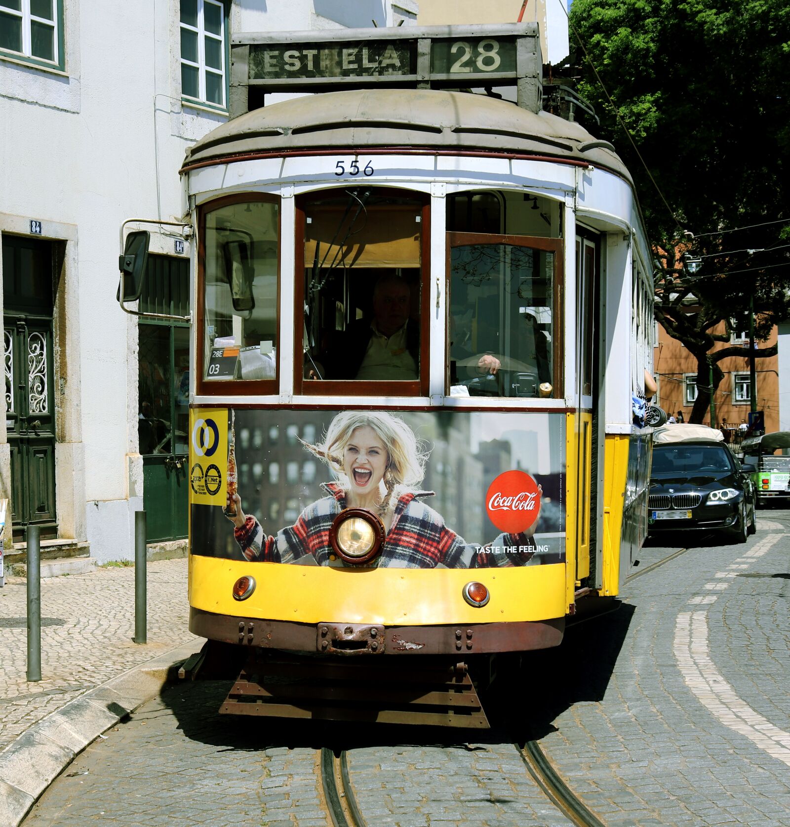 Canon EOS 200D (EOS Rebel SL2 / EOS Kiss X9) sample photo. Means of transport, tram photography