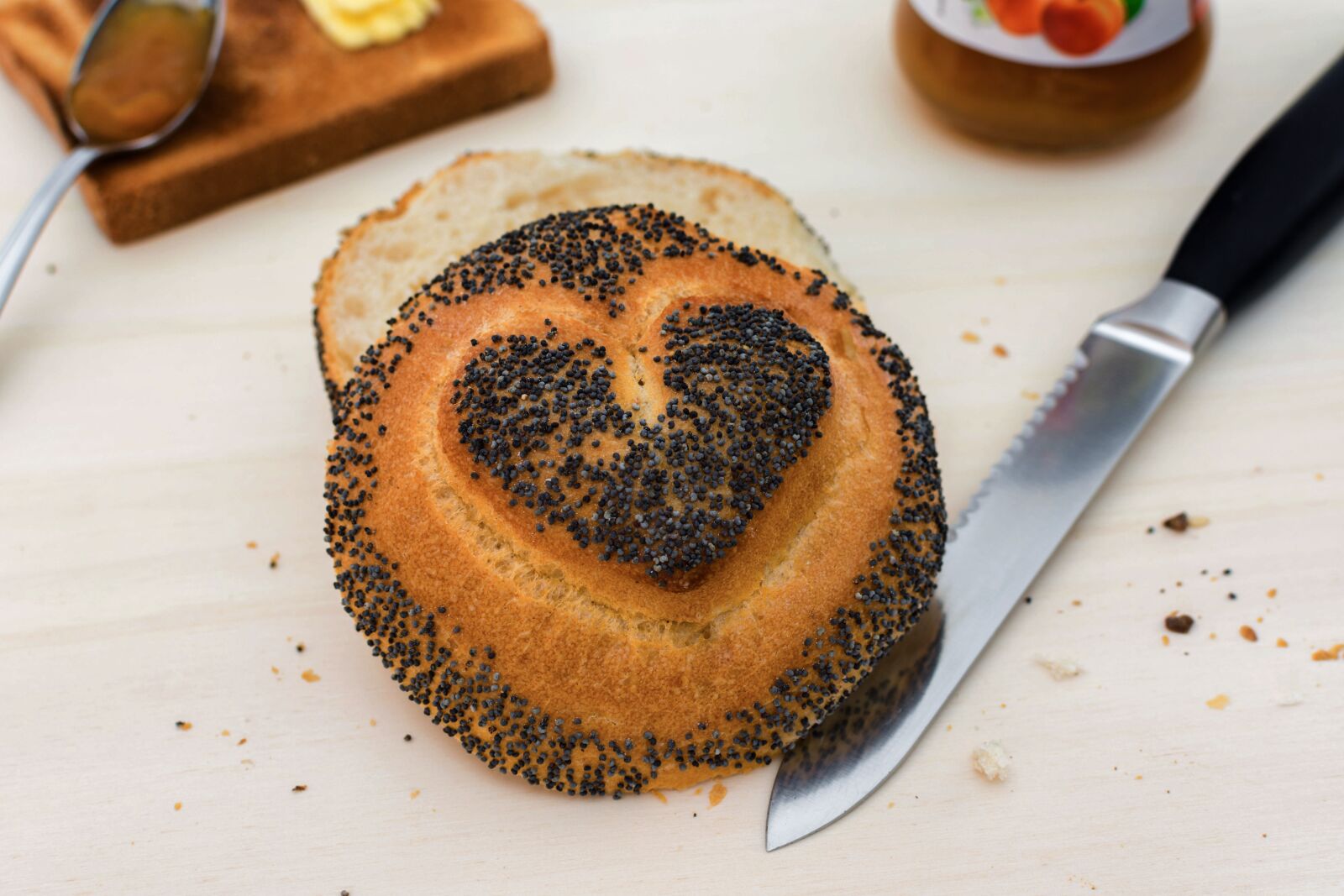 Nikon D7200 sample photo. Roll, heart, knife photography