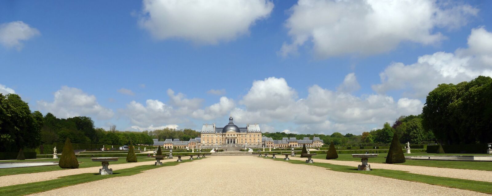 Panasonic Lumix DMC-FZ1000 sample photo. Castle, manor, garden photography