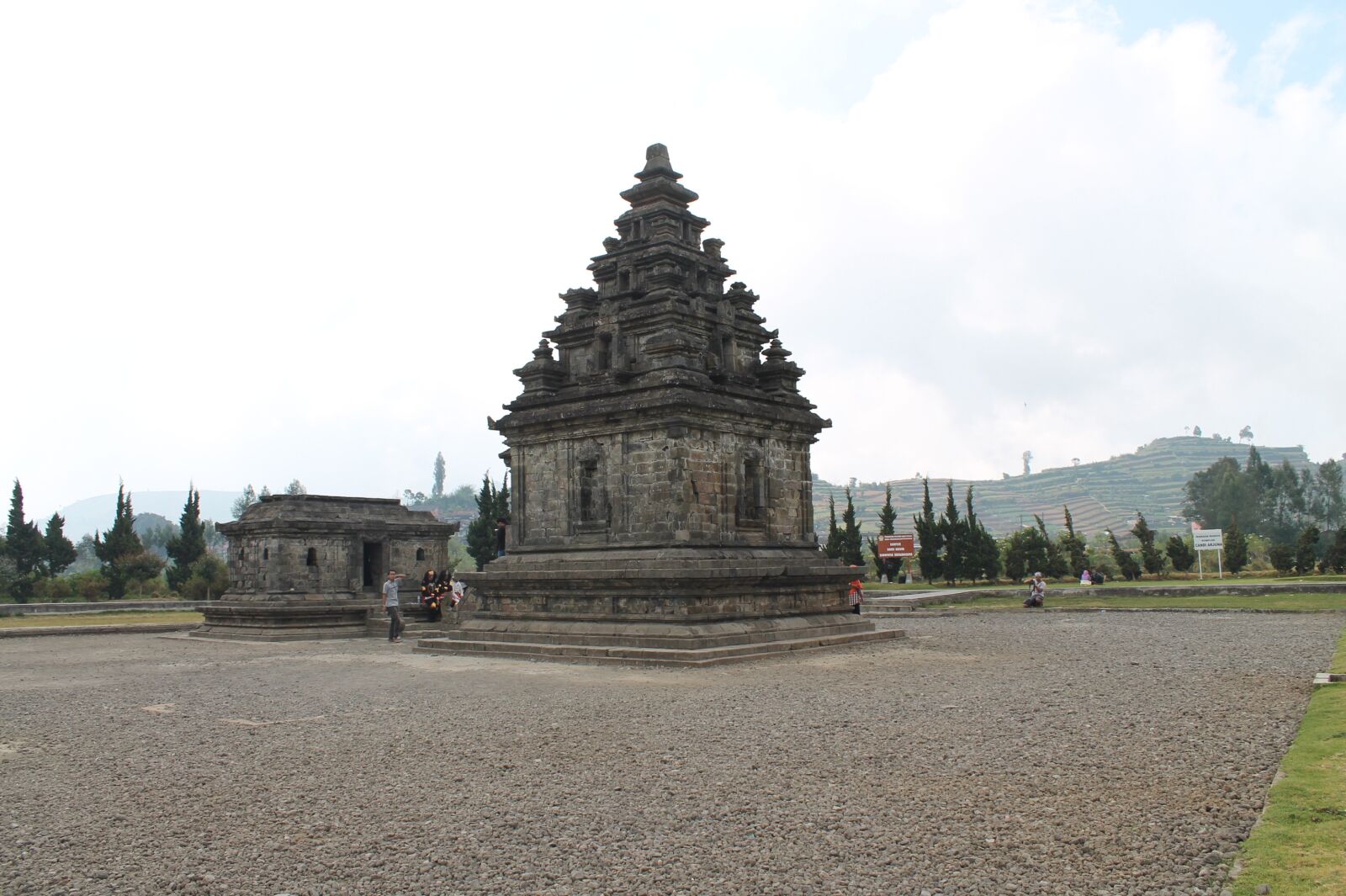 Canon EOS 1100D (EOS Rebel T3 / EOS Kiss X50) sample photo. Architecture, temple, travel photography