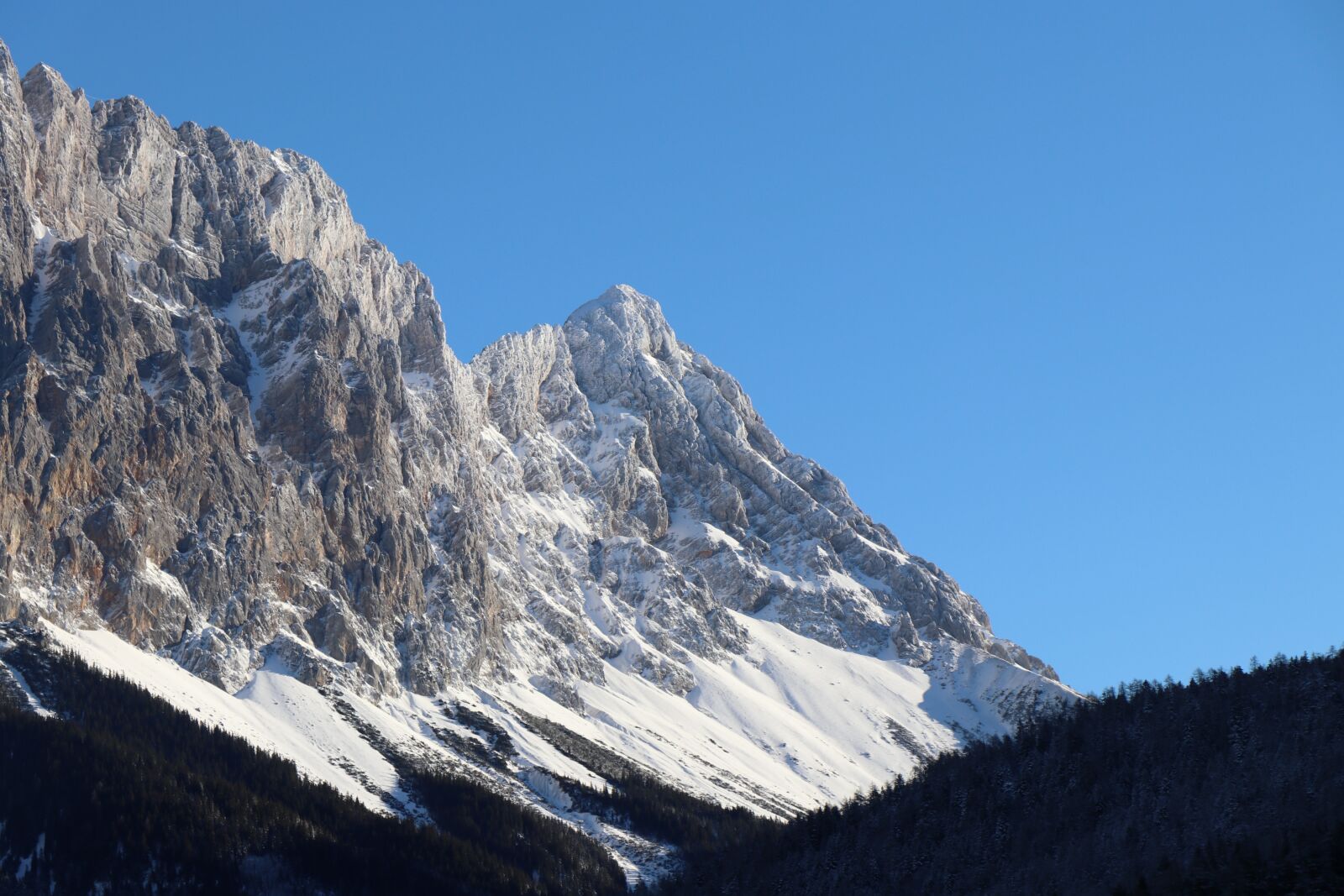 Canon EF-S 18-135mm F3.5-5.6 IS USM sample photo. Mountain, snow, autria photography